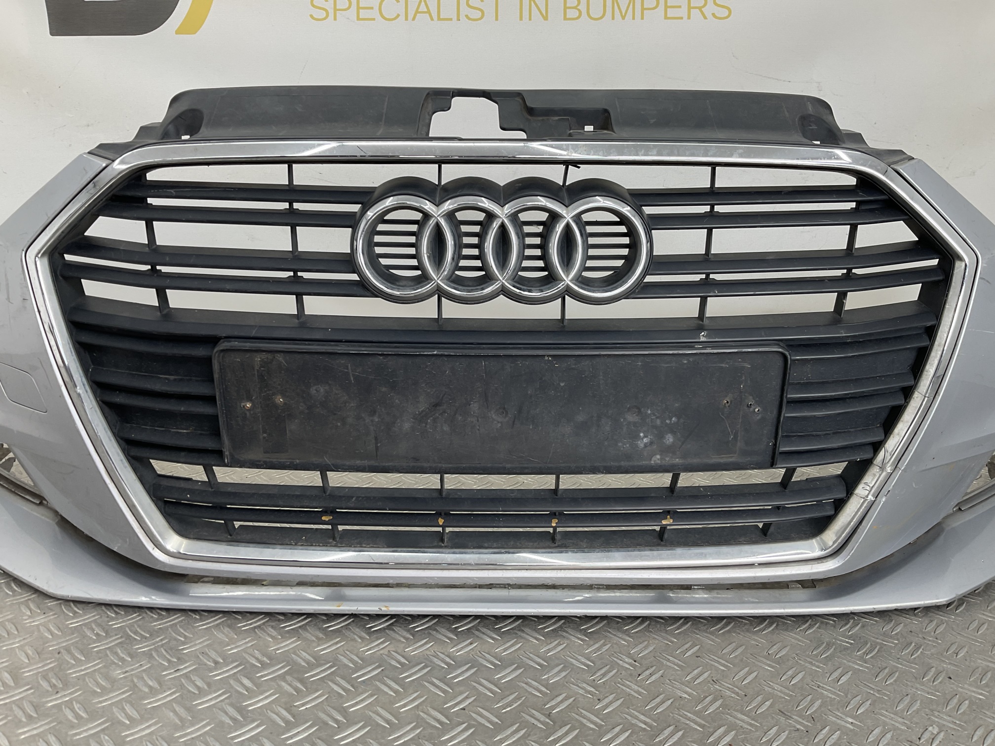 BUMPER AUDI A3 8V 2017-2021 8V3807437AF VOORBUMPER A3-23240