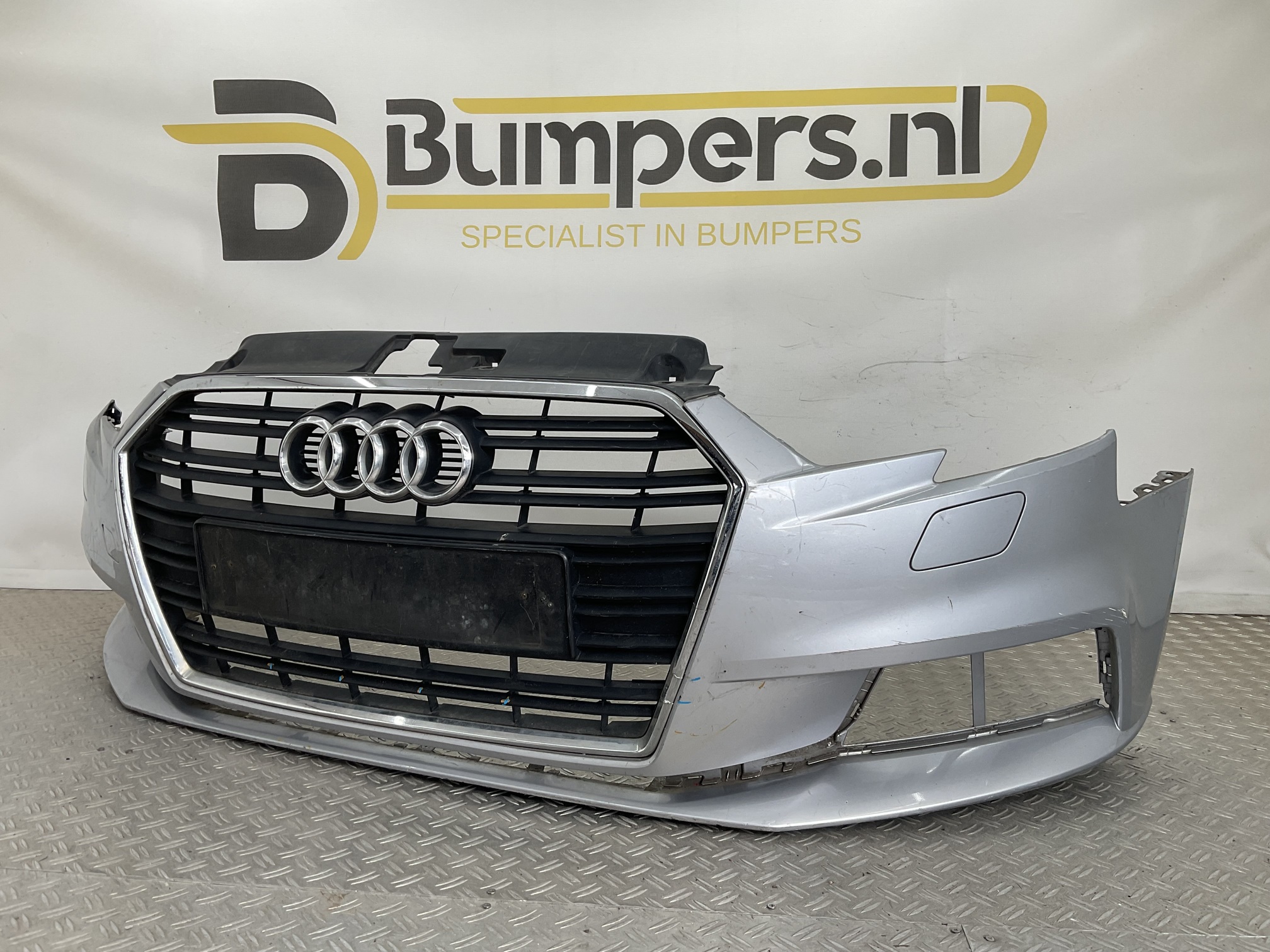 BUMPER AUDI A3 8V 2017-2021 8V3807437AF VOORBUMPER A3-23240