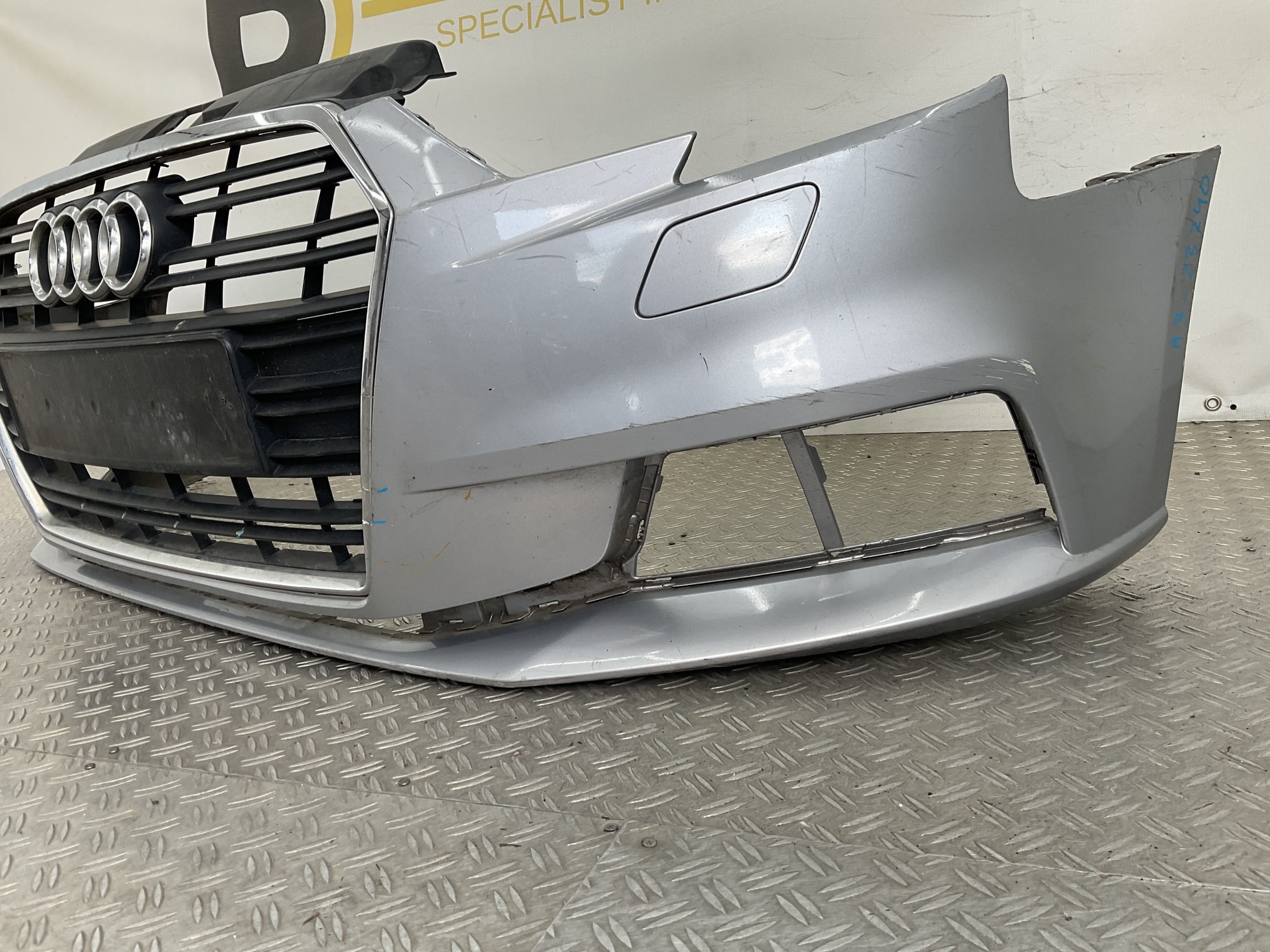 BUMPER AUDI A3 8V 2017-2021 8V3807437AF VOORBUMPER A3-23240
