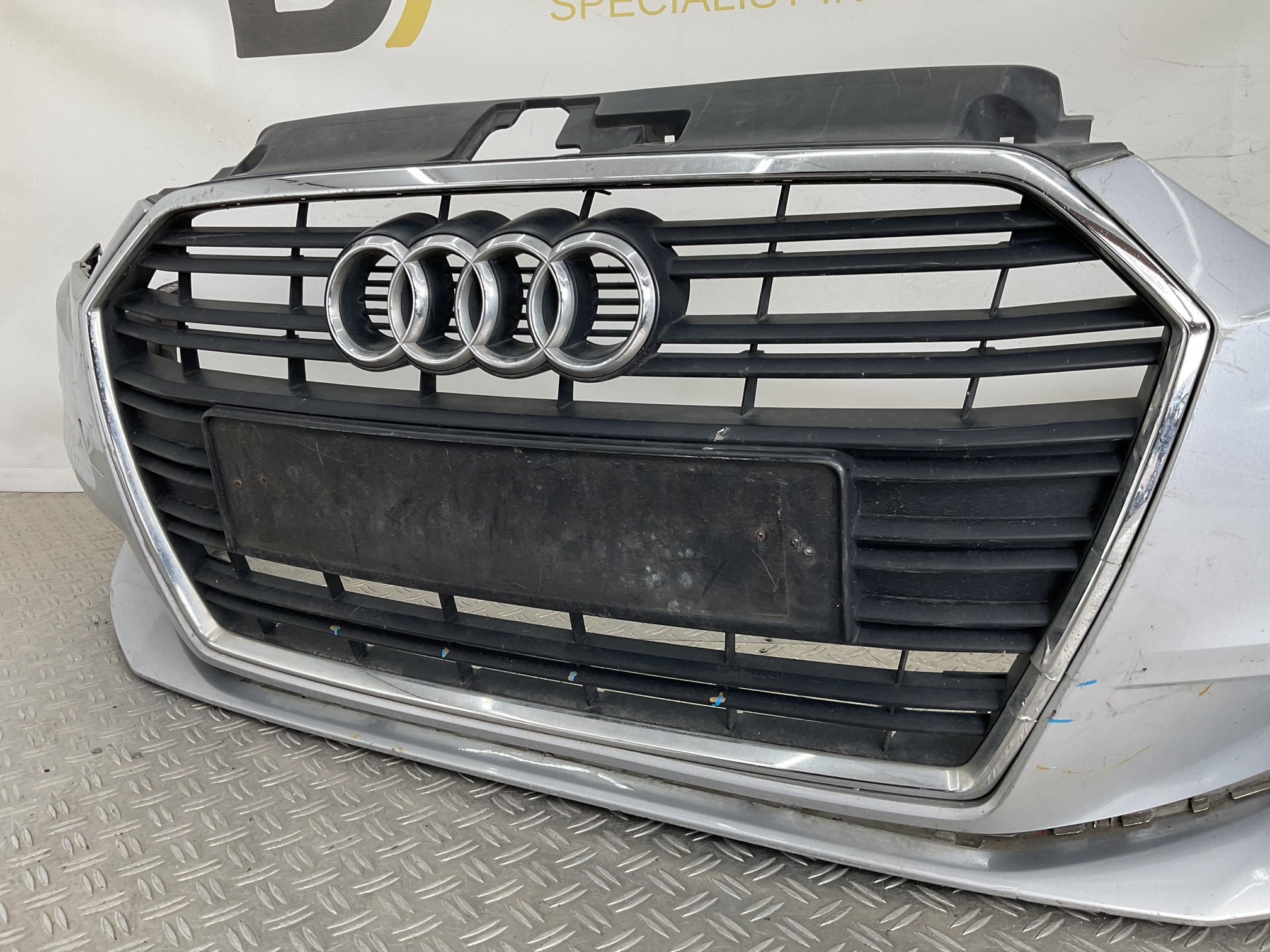 BUMPER AUDI A3 8V 2017-2021 8V3807437AF VOORBUMPER A3-23240