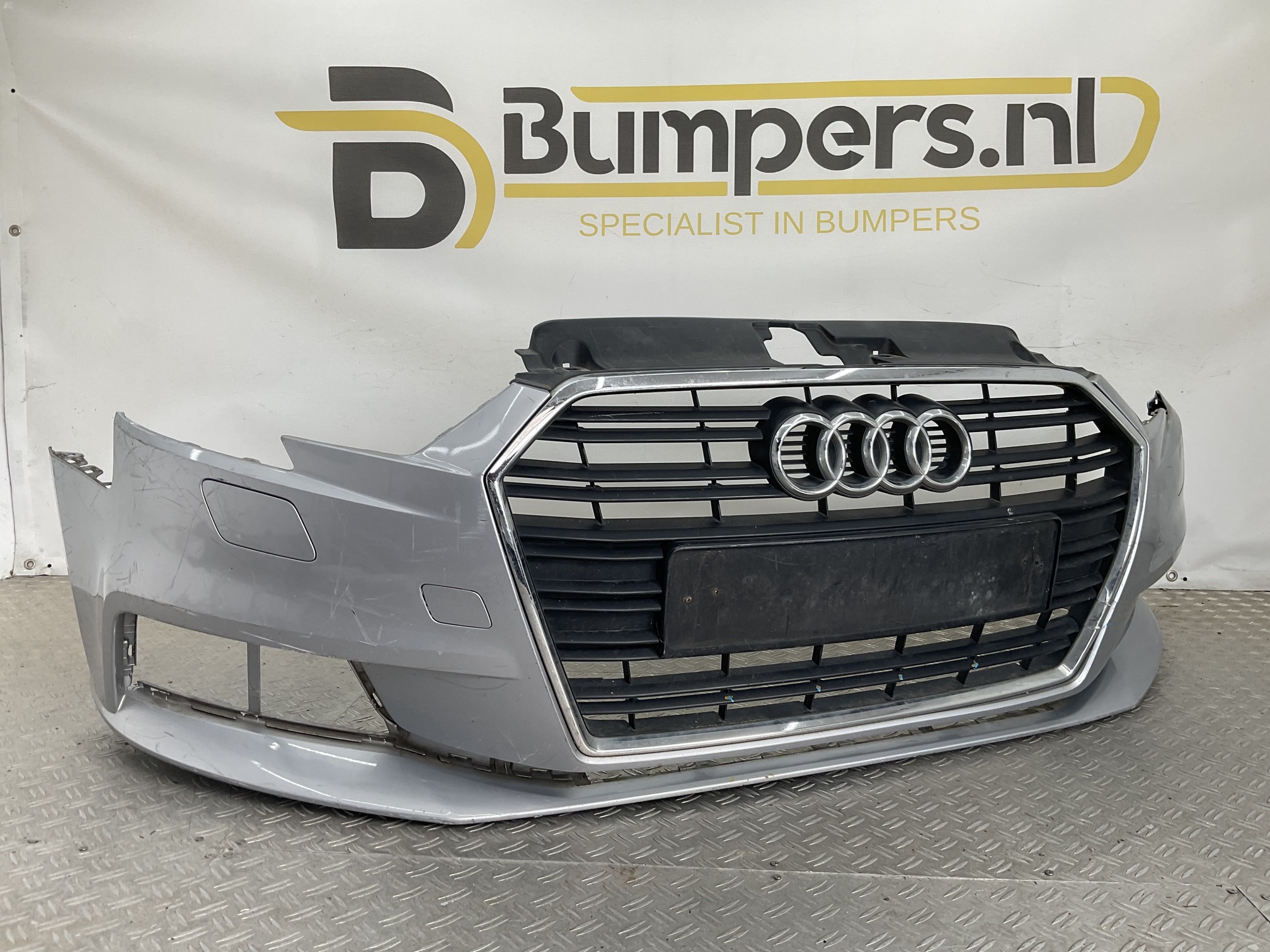 BUMPER AUDI A3 8V 2017-2021 8V3807437AF VOORBUMPER A3-23240