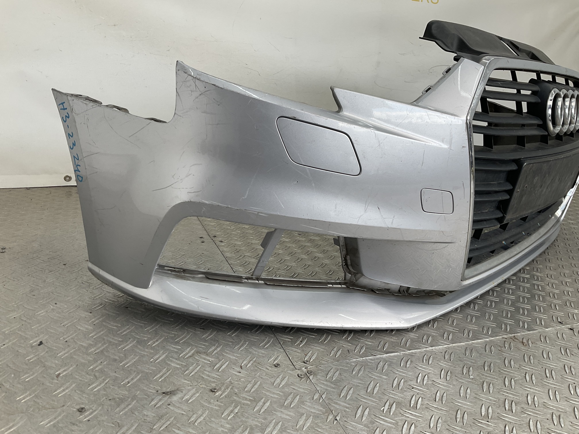 BUMPER AUDI A3 8V 2017-2021 8V3807437AF VOORBUMPER A3-23240