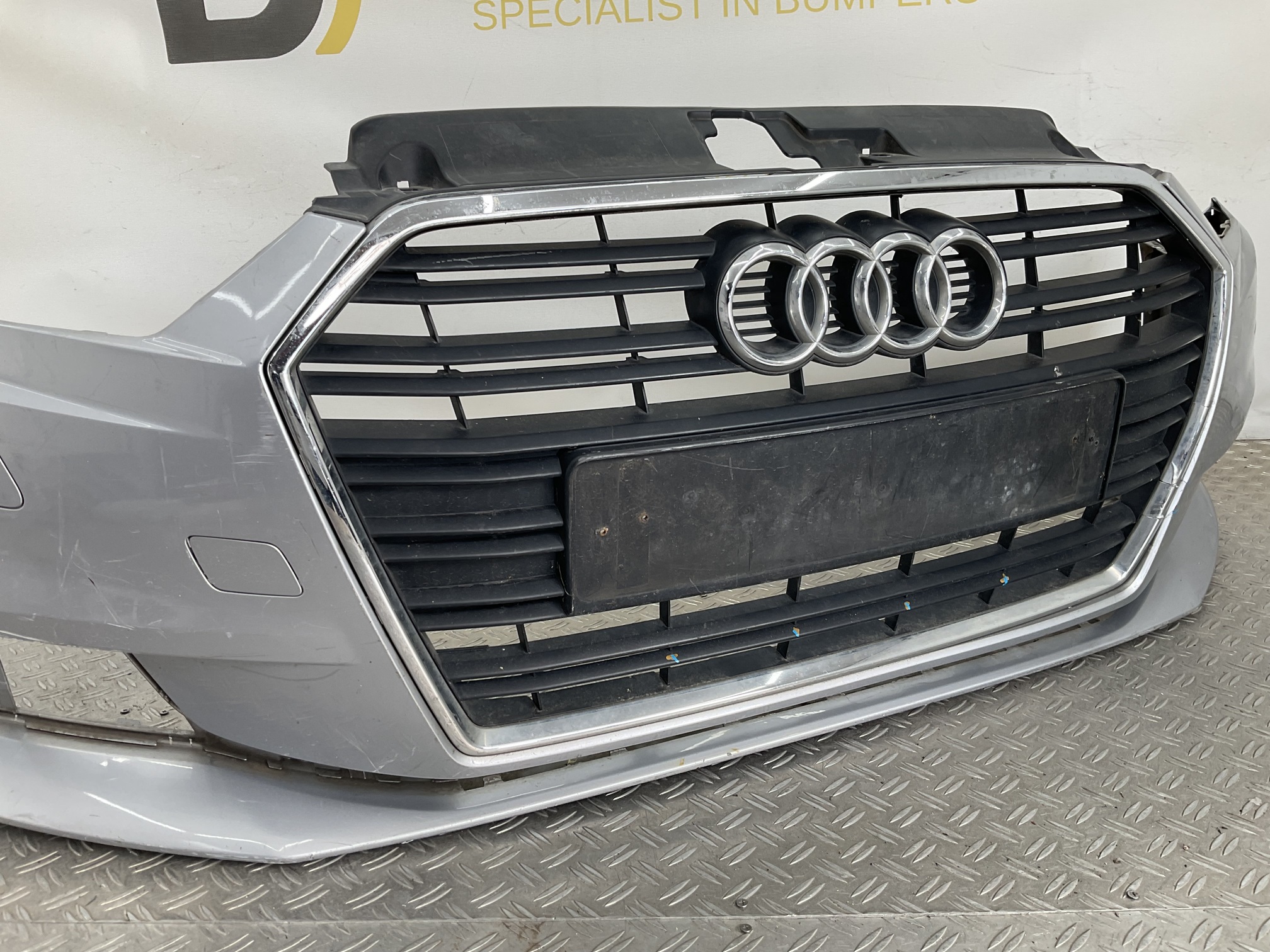BUMPER AUDI A3 8V 2017-2021 8V3807437AF VOORBUMPER A3-23240