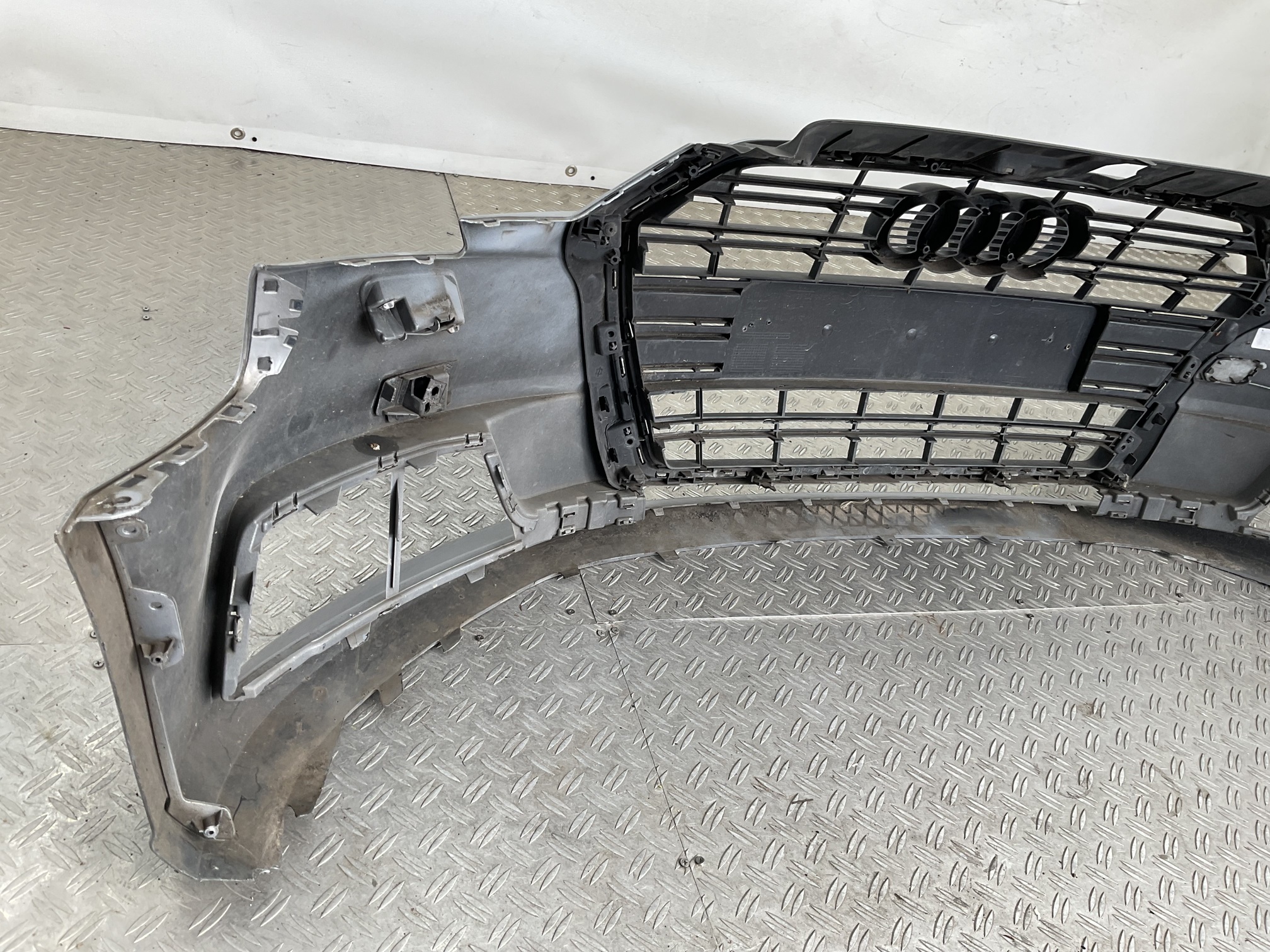 BUMPER AUDI A3 8V 2017-2021 8V3807437AF VOORBUMPER A3-23240