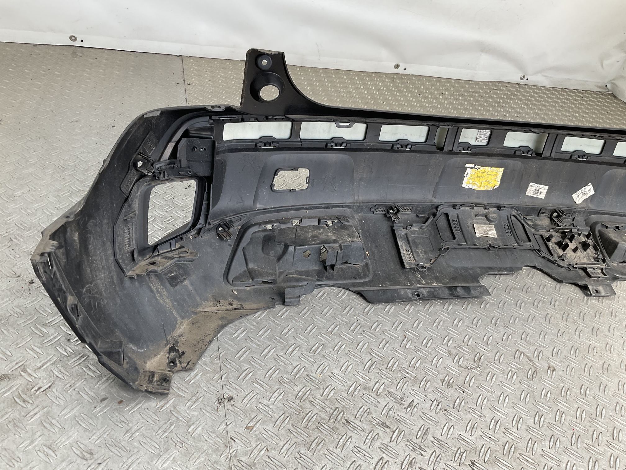 Bumper Peugeot 3008 16-21 9811865077 Achterbumper E9-23293
