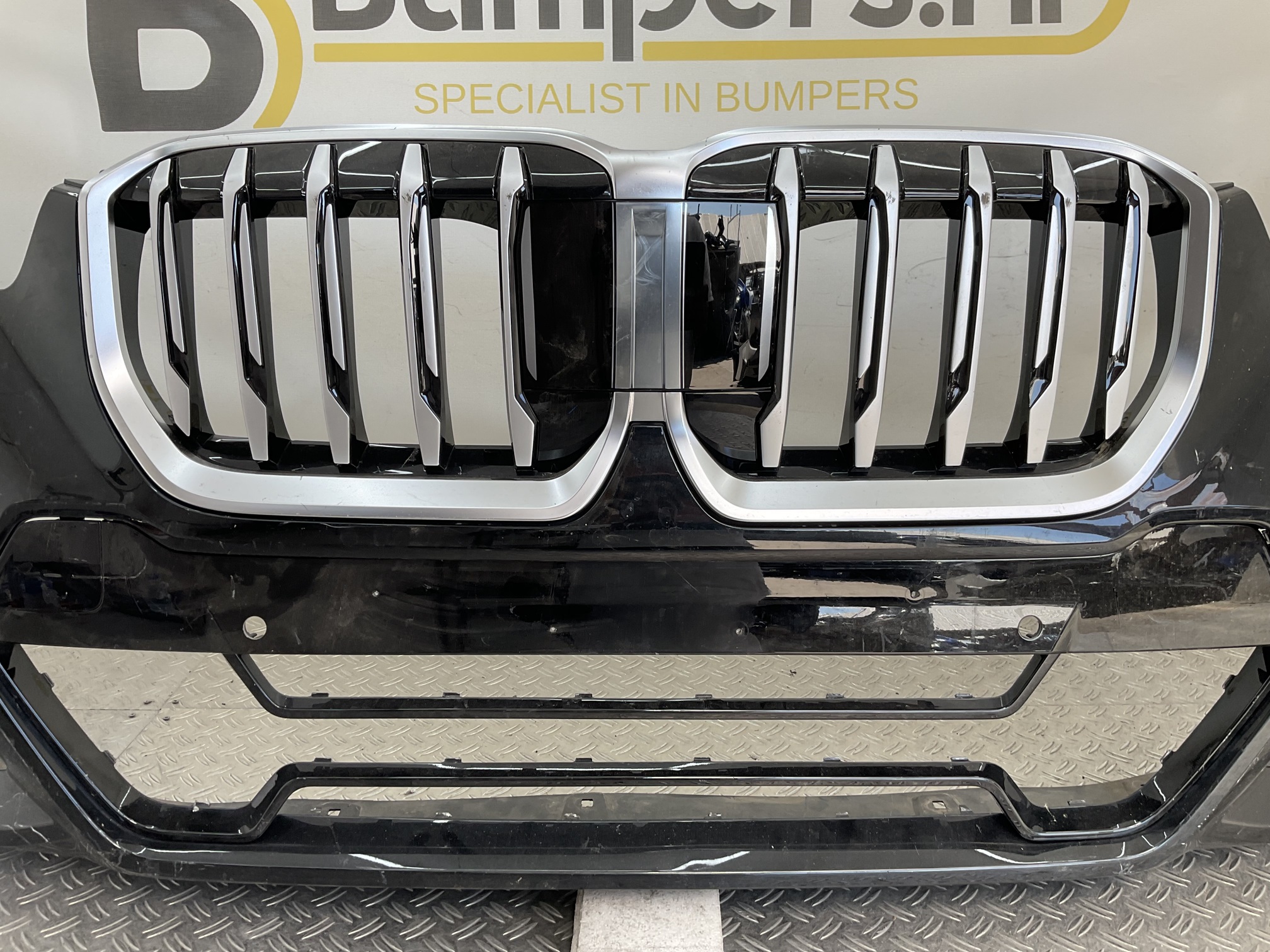 Bumper BMW X1 U11 M Sport 22- MPakket 51119881918 Voorbumper K5-23316