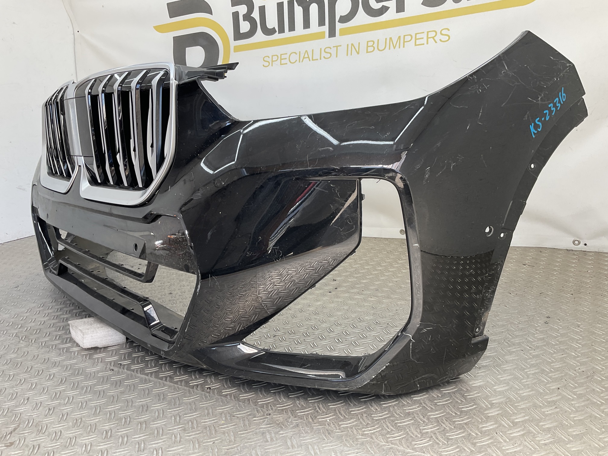 Bumper BMW X1 U11 M Sport 22- MPakket 51119881918 Voorbumper K5-23316
