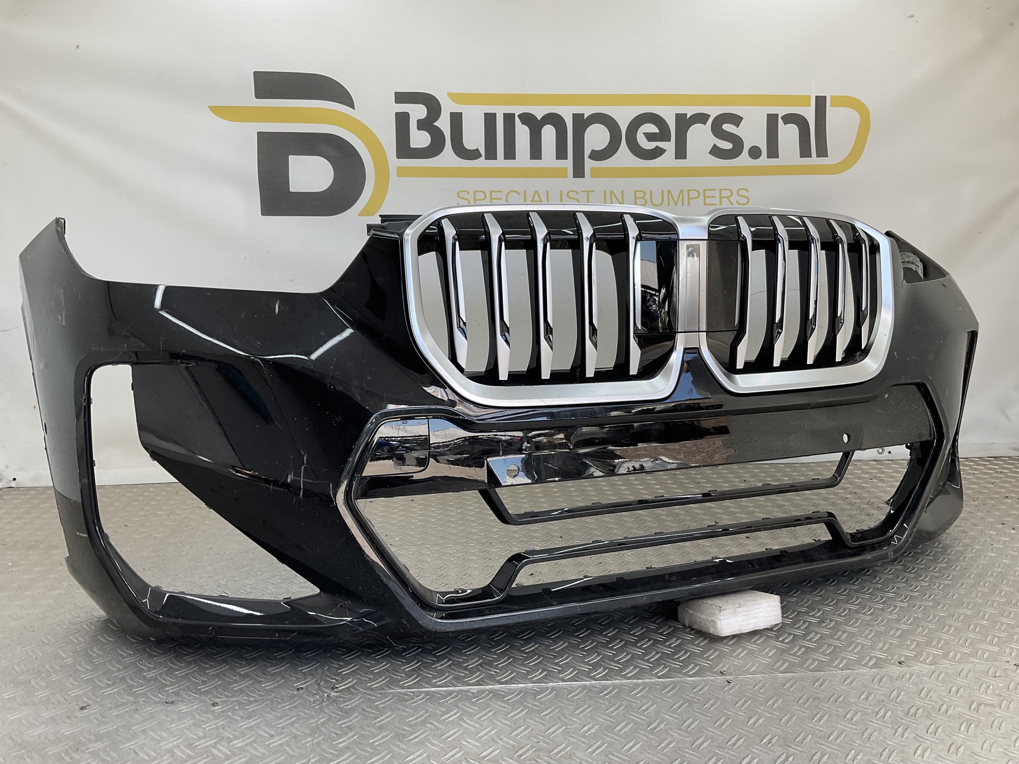Bumper BMW X1 U11 M Sport 22- MPakket 51119881918 Voorbumper K5-23316
