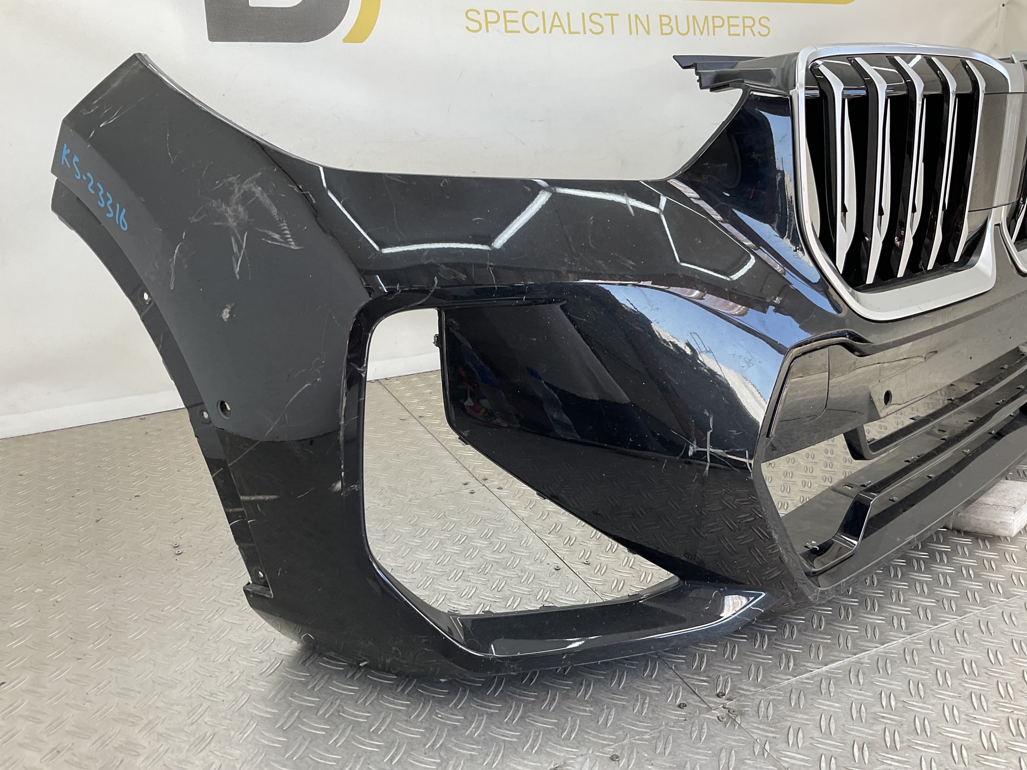 Bumper BMW X1 U11 M Sport 22- MPakket 51119881918 Voorbumper K5-23316