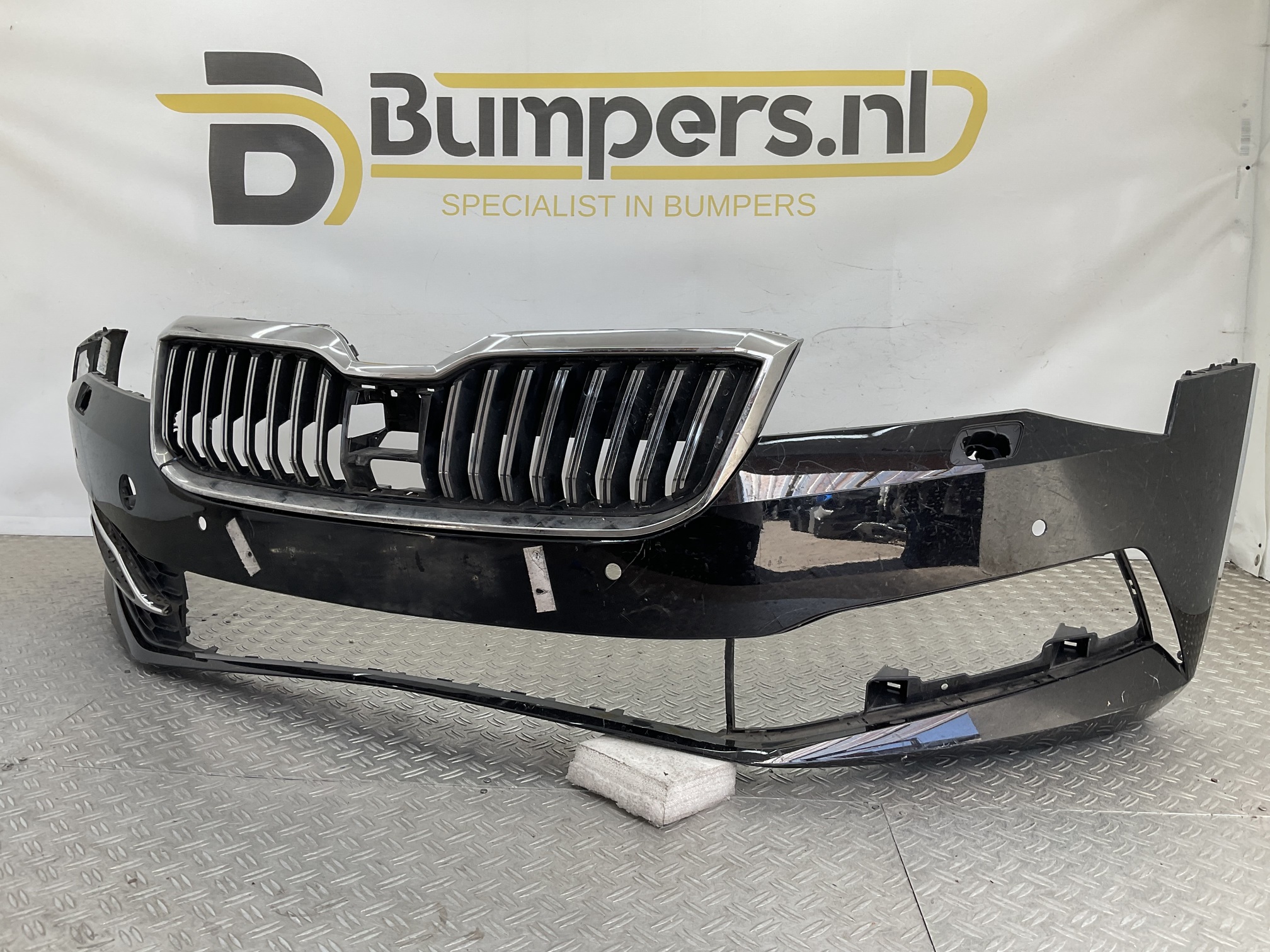 Bumper Skoda Superb lll 3V Facelift 3v0807221F Voorbumper H10-23327