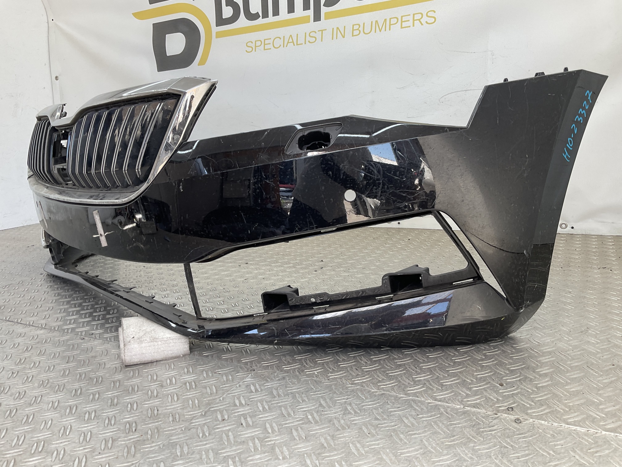 Bumper Skoda Superb lll 3V Facelift 3v0807221F Voorbumper H10-23327