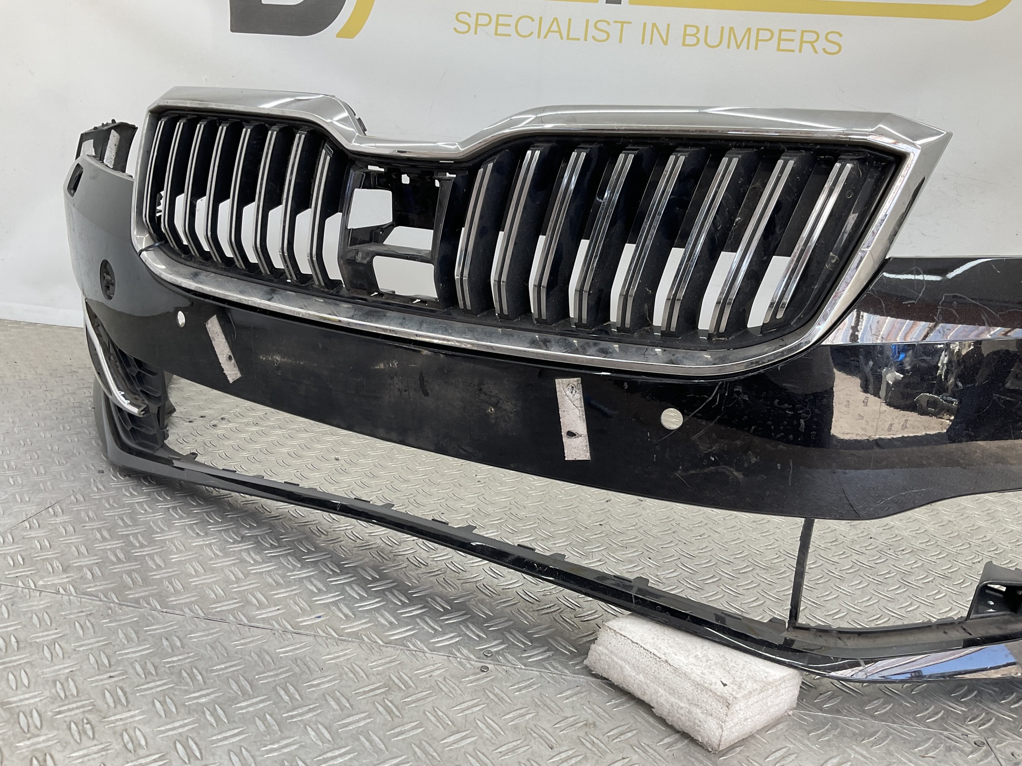 Bumper Skoda Superb lll 3V Facelift 3v0807221F Voorbumper H10-23327