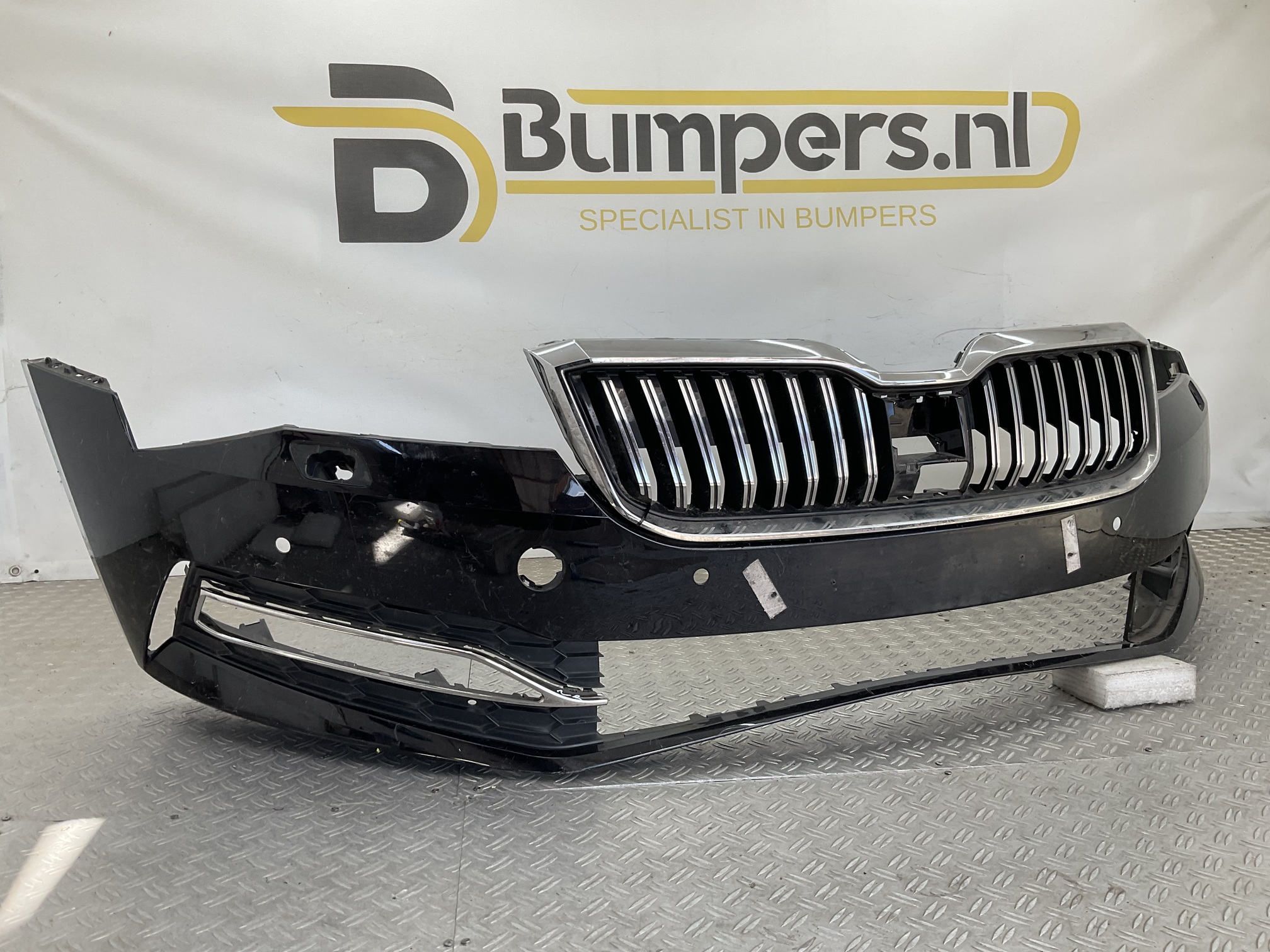 Bumper Skoda Superb lll 3V Facelift 3v0807221F Voorbumper H10-23327