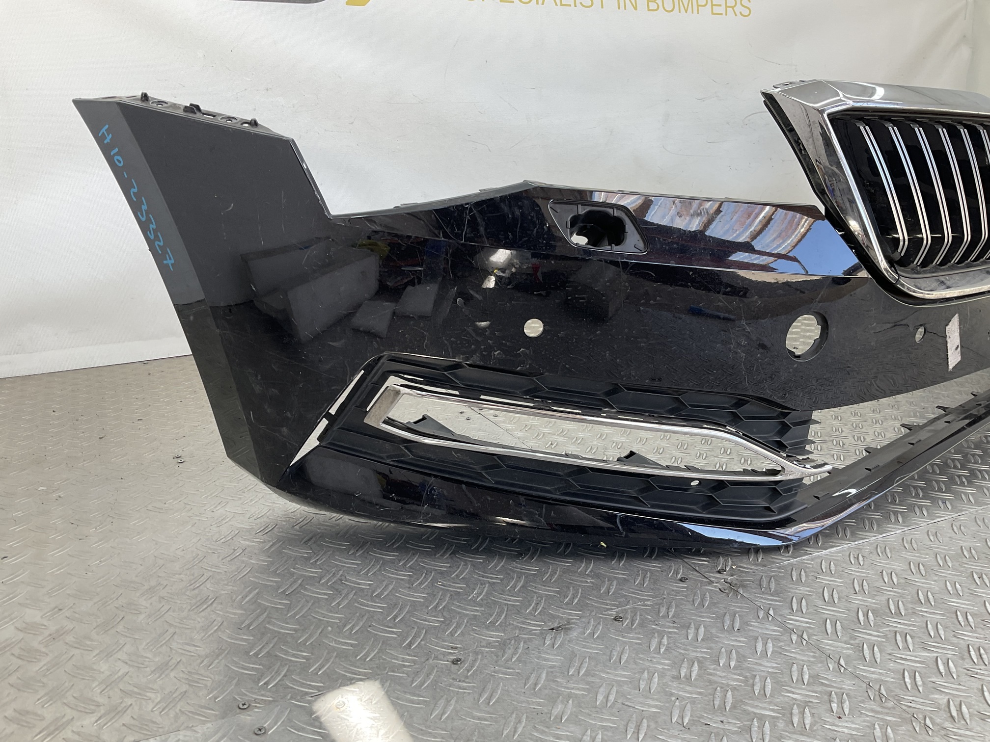 Bumper Skoda Superb lll 3V Facelift 3v0807221F Voorbumper H10-23327