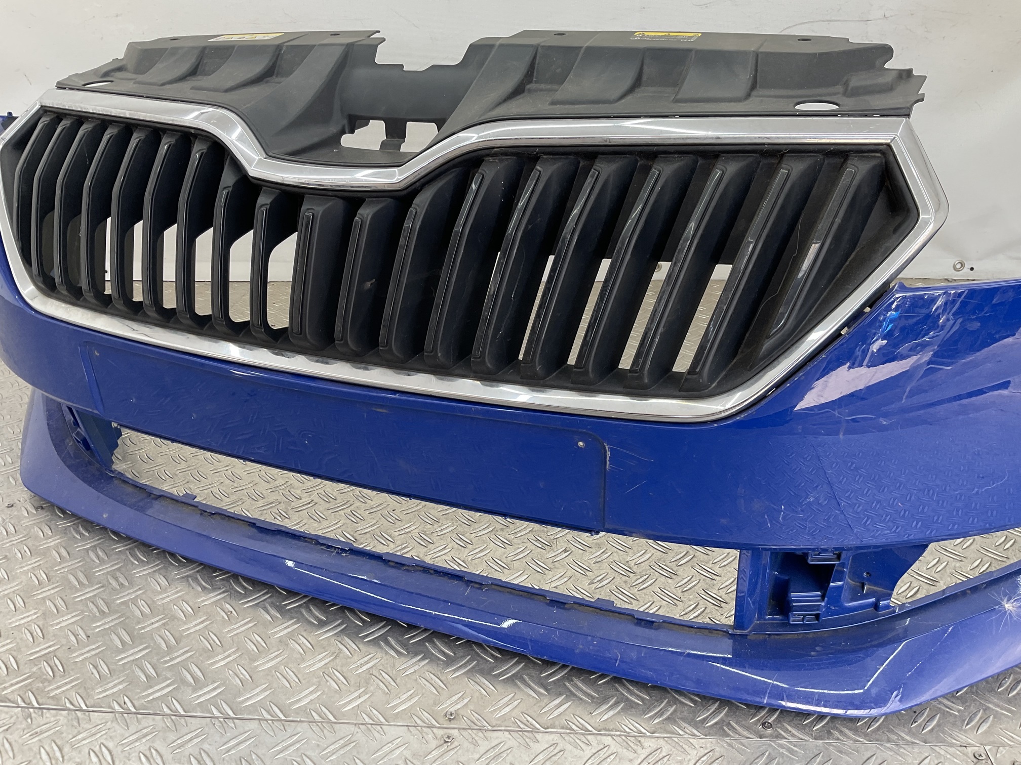 Bumper Skoda Fabia 4xpdc 2019-2023 6V0807221F Voorbumper H4-23329