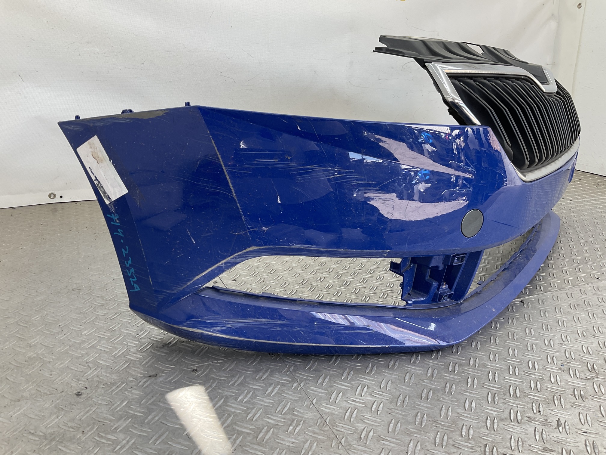 Bumper Skoda Fabia 4xpdc 2019-2023 6V0807221F Voorbumper H4-23329