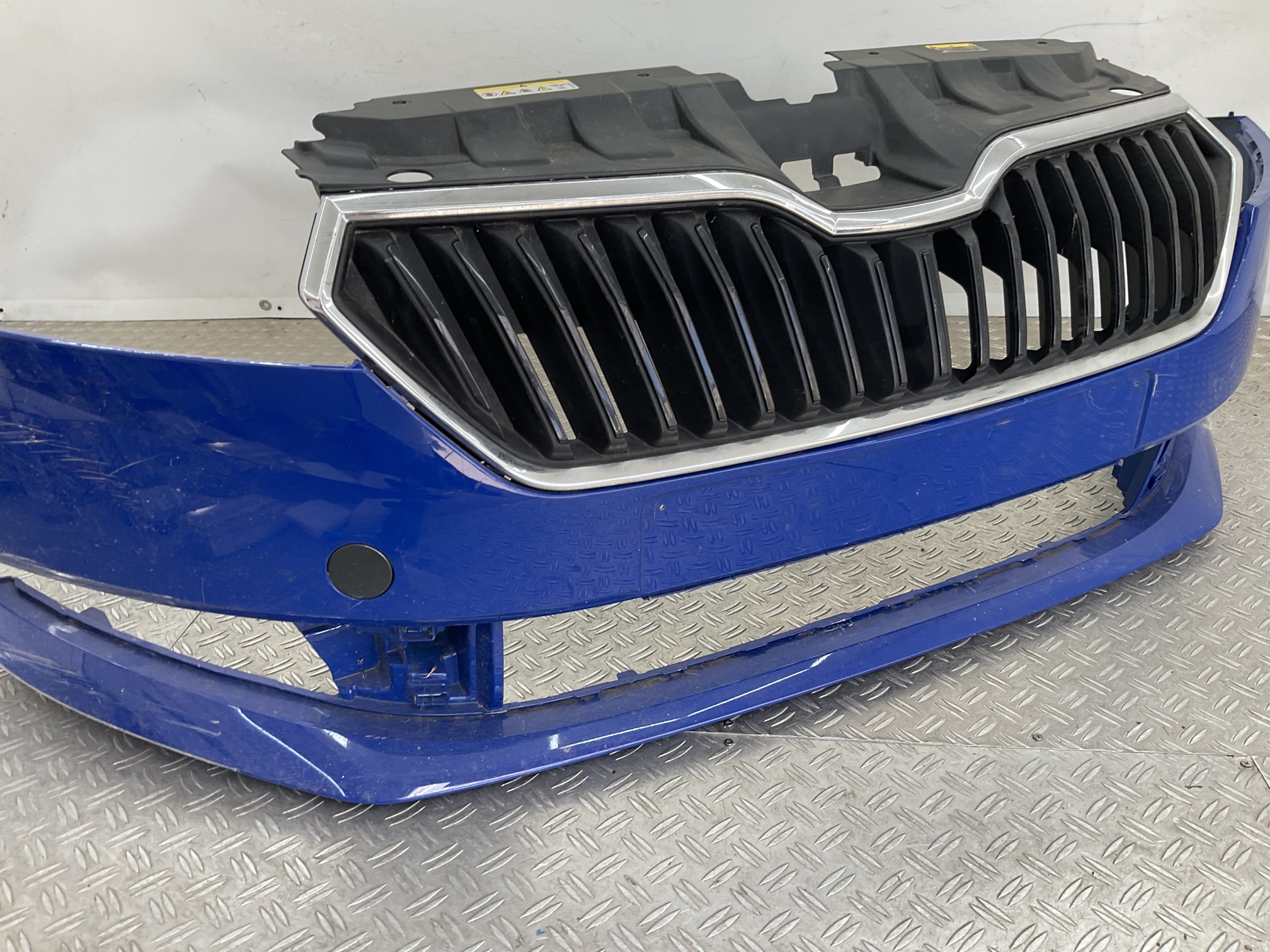 Bumper Skoda Fabia 4xpdc 2019-2023 6V0807221F Voorbumper H4-23329