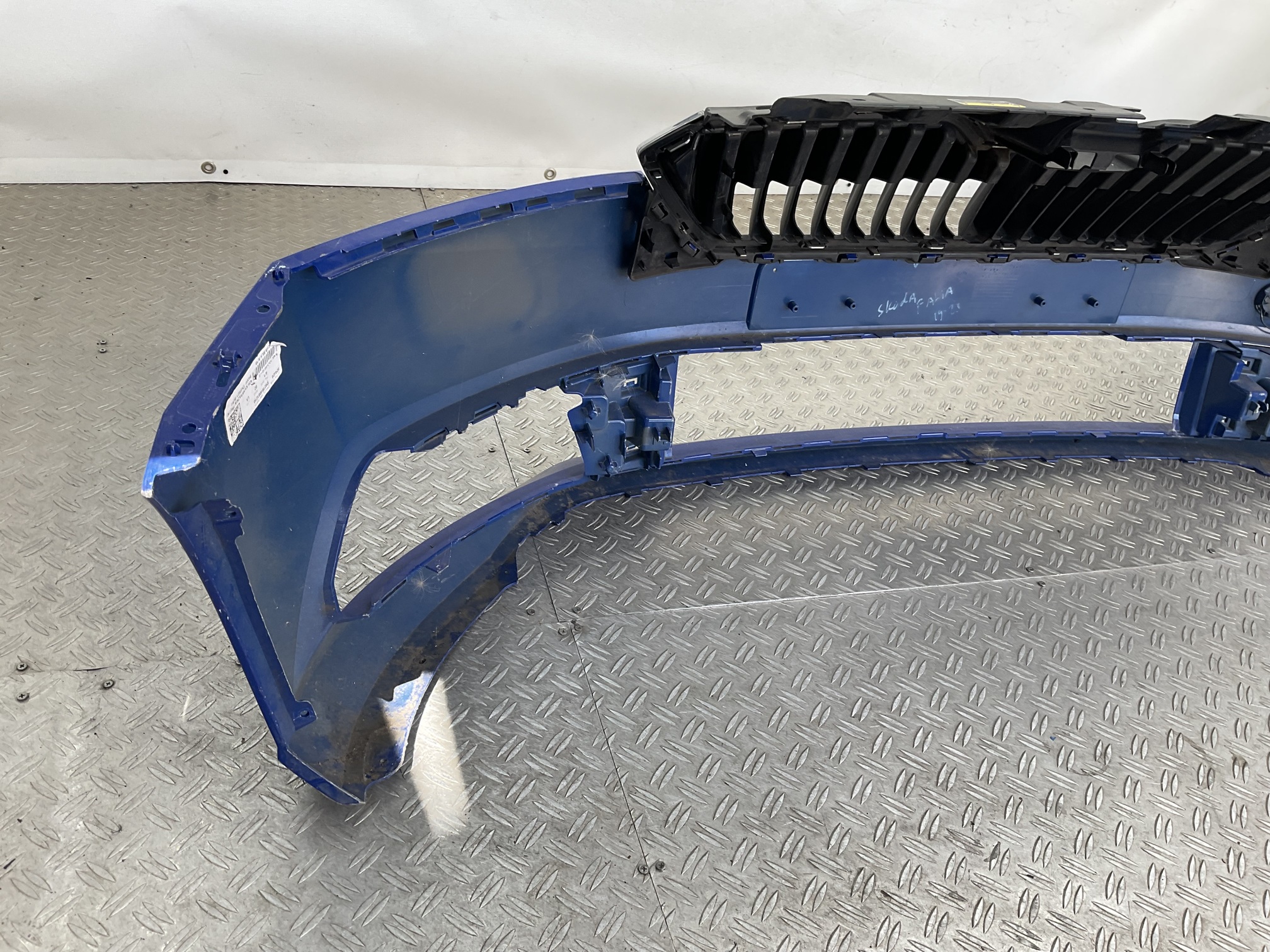 Bumper Skoda Fabia 4xpdc 2019-2023 6V0807221F Voorbumper H4-23329