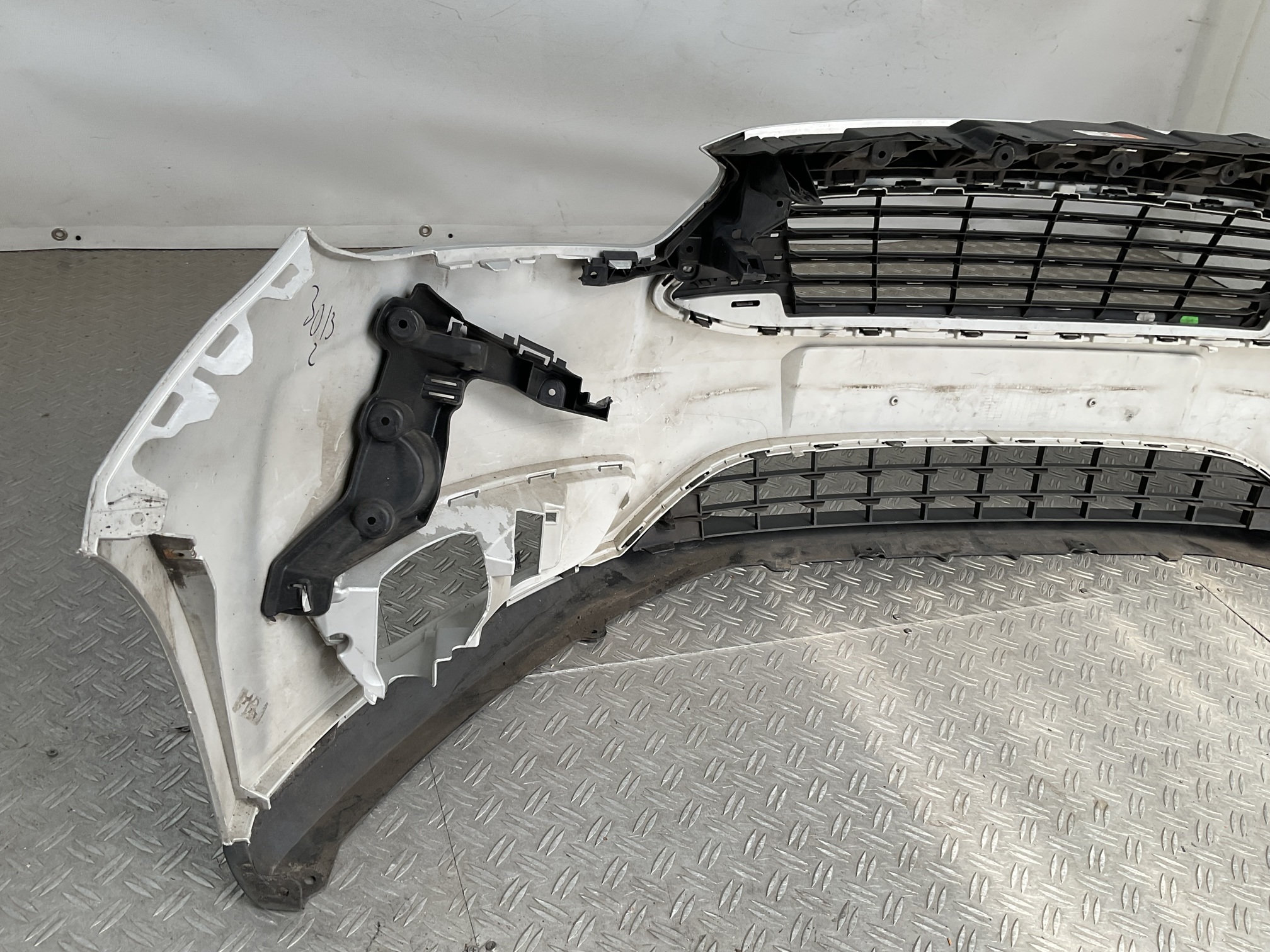 Bumper Ford Focus MK3 Facelift 14-18 F1EB-17757-A Voorbumper D9-23350