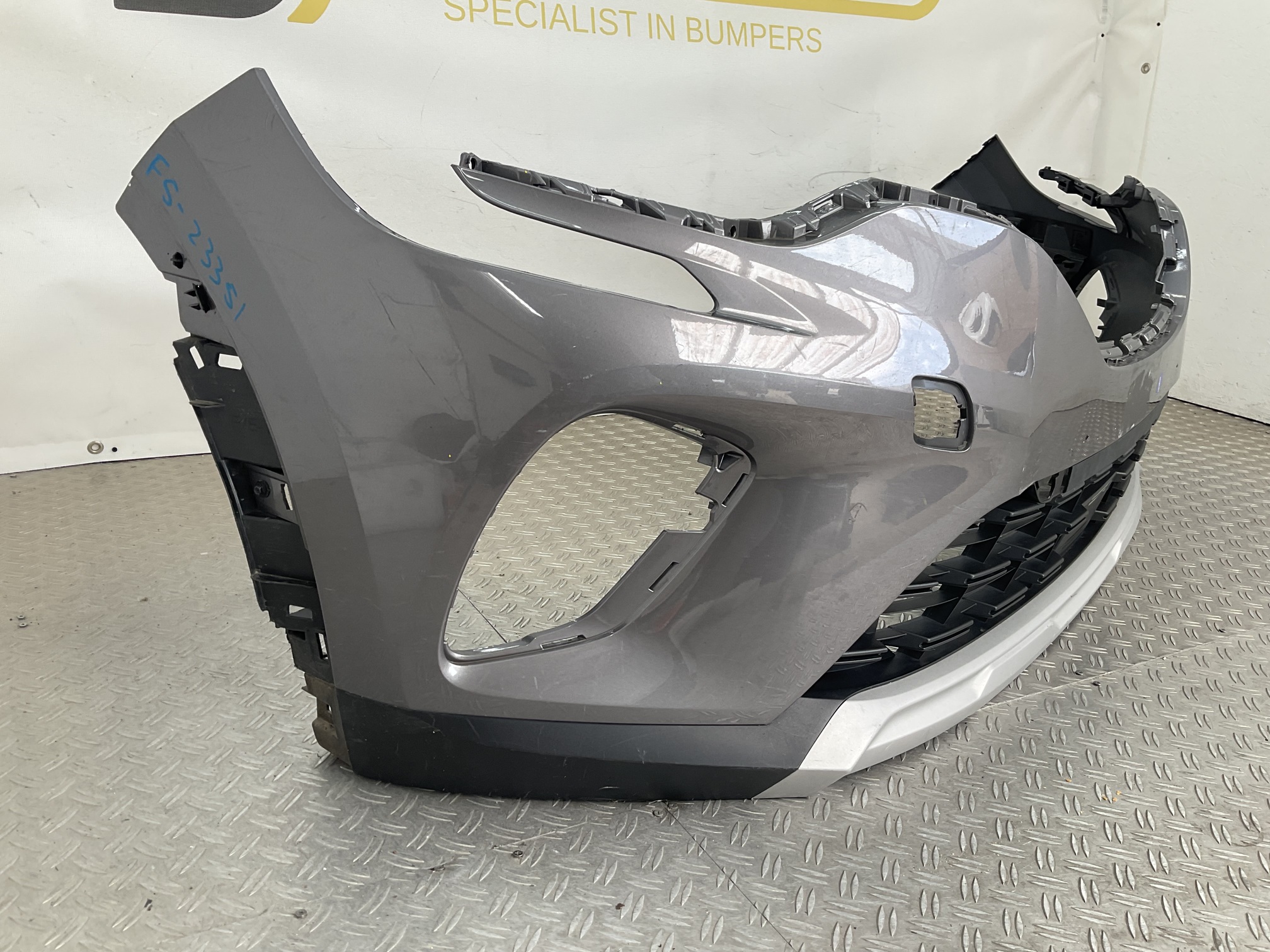 Bumper Renault Captur II 2 620222192R Voorbumper F5-23351