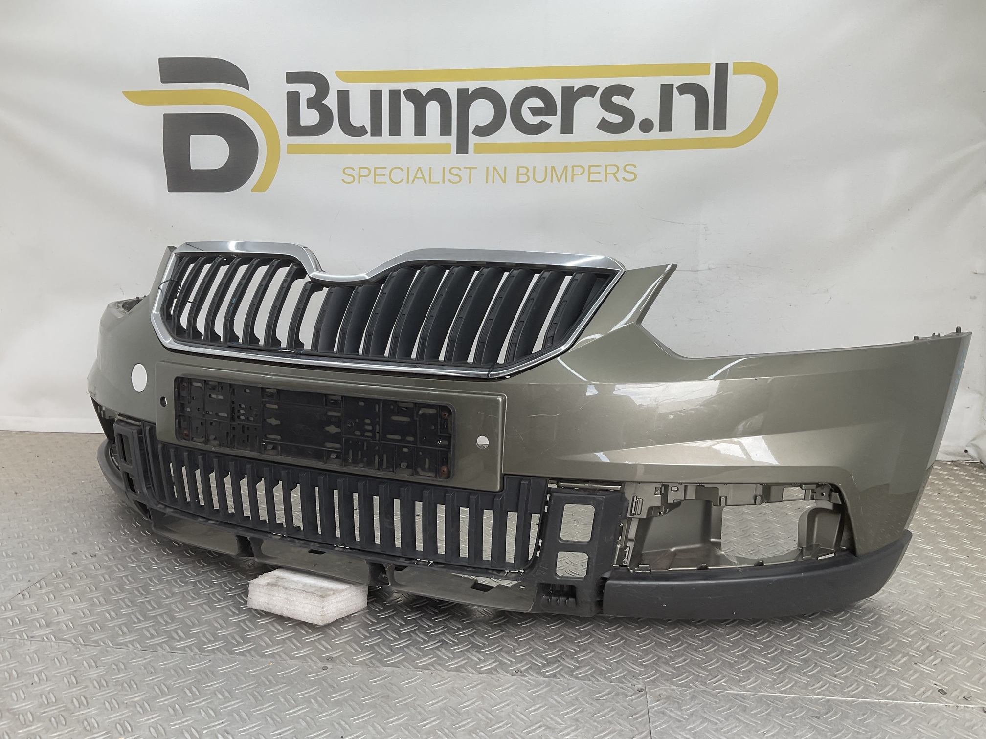 Bumper Skoda Yeti Restyle 5L 13- 5L0807221F Voorbumper H10-23352