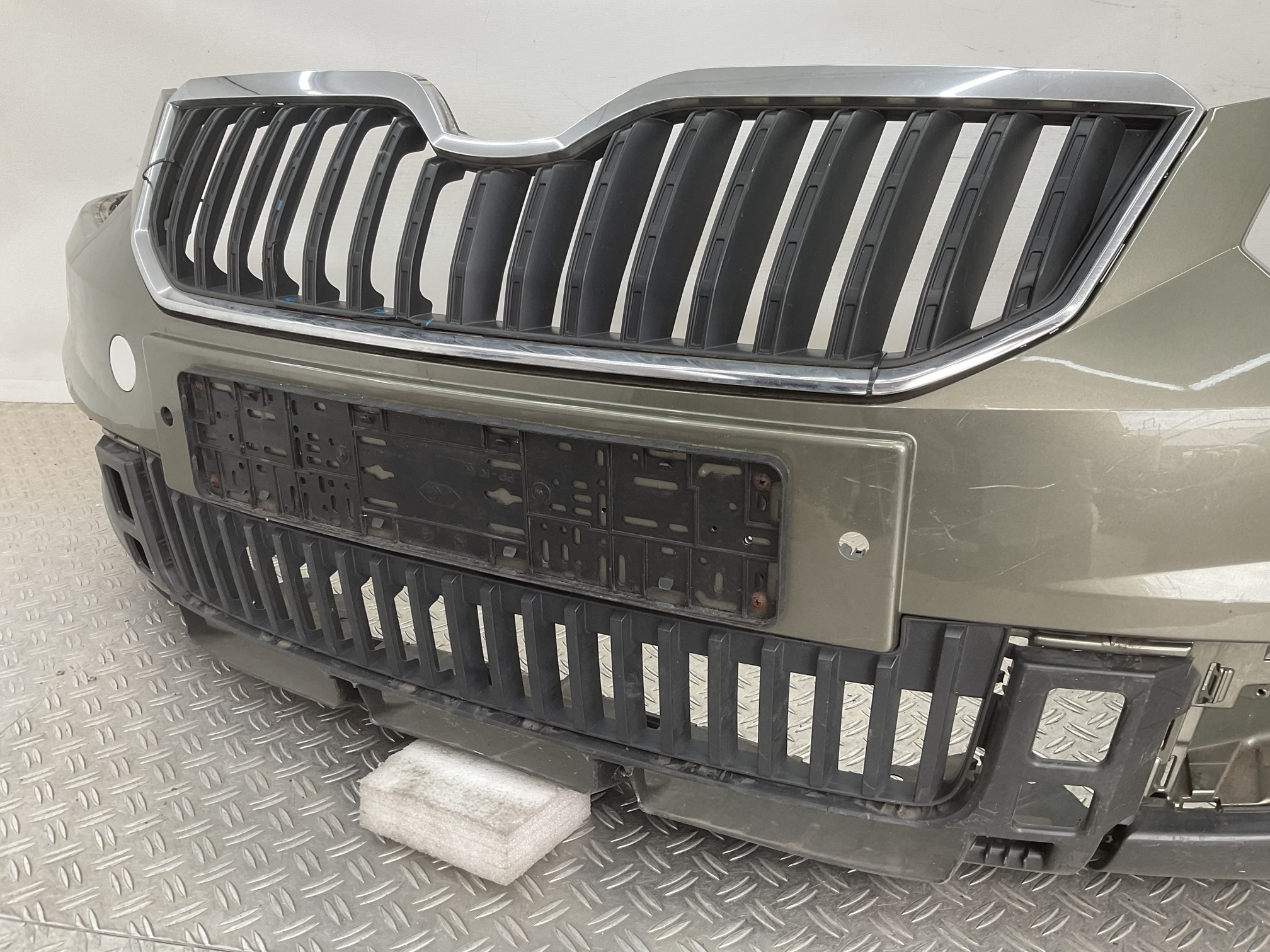 Bumper Skoda Yeti Restyle 5L 13- 5L0807221F Voorbumper H10-23352