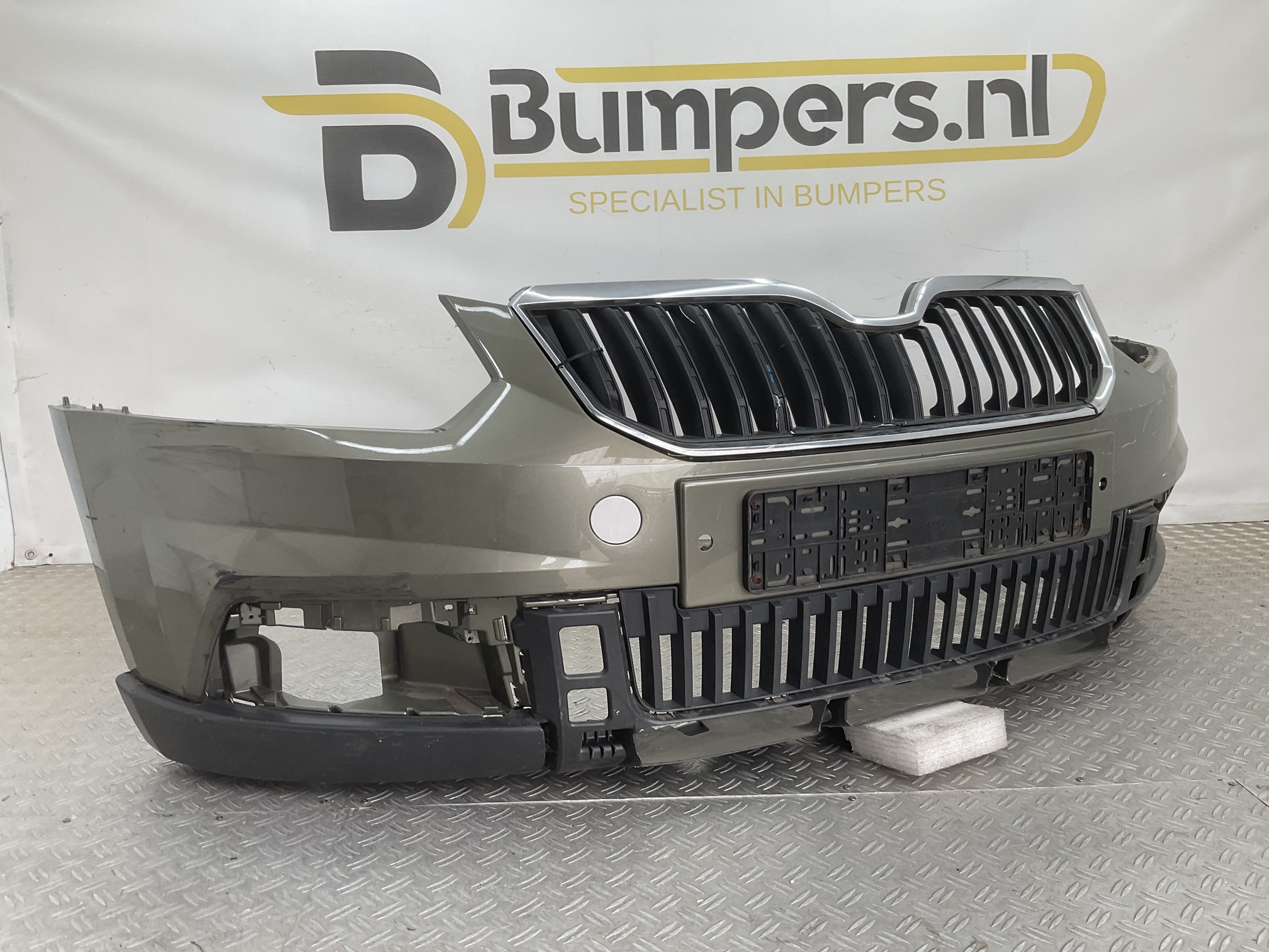 Bumper Skoda Yeti Restyle 5L 13- 5L0807221F Voorbumper H10-23352