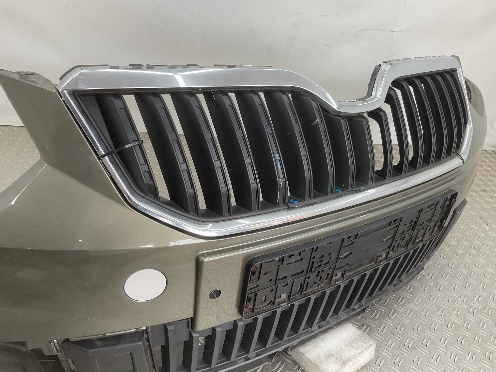 Bumper Skoda Yeti Restyle 5L 13- 5L0807221F Voorbumper H10-23352