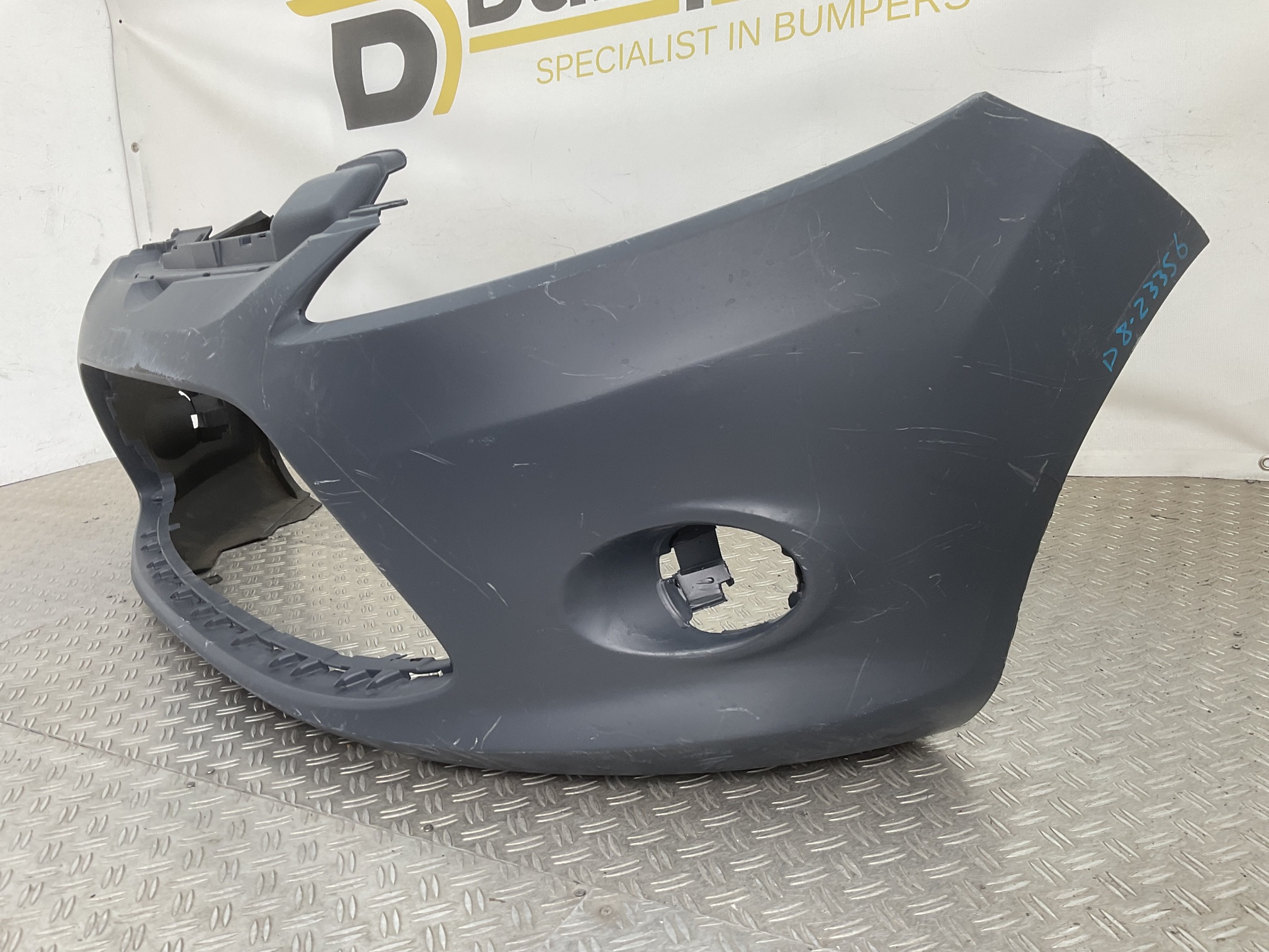 Bumper Ford Fiesta MK7 2008-2012 8A61-17757-B Voorbumper D8-23356