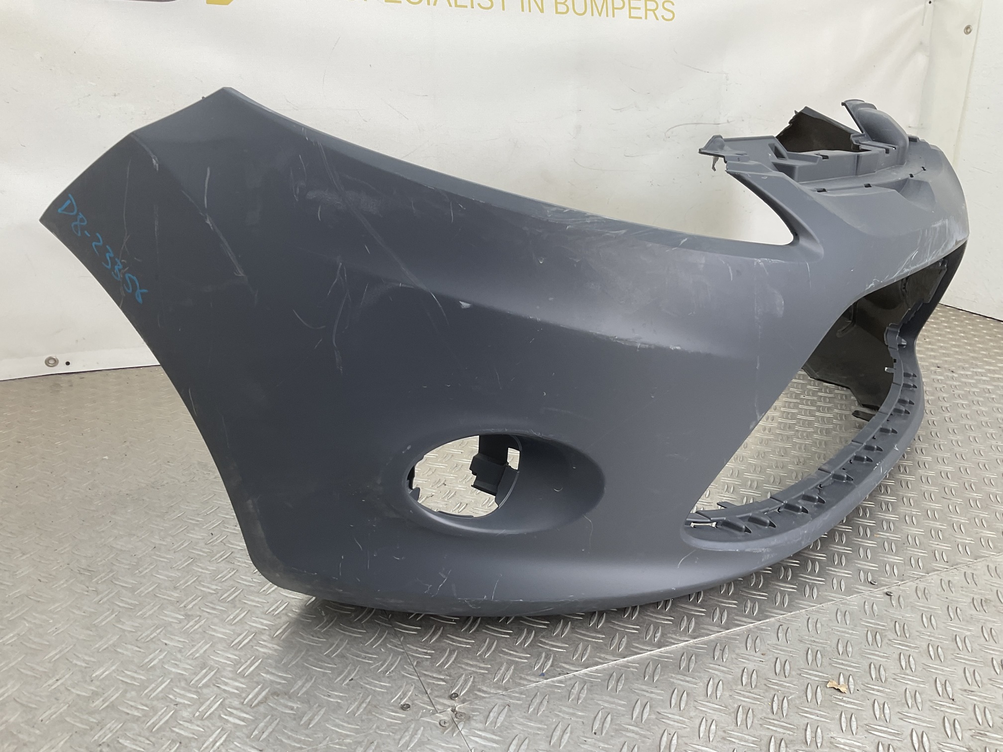 Bumper Ford Fiesta MK7 2008-2012 8A61-17757-B Voorbumper D8-23356