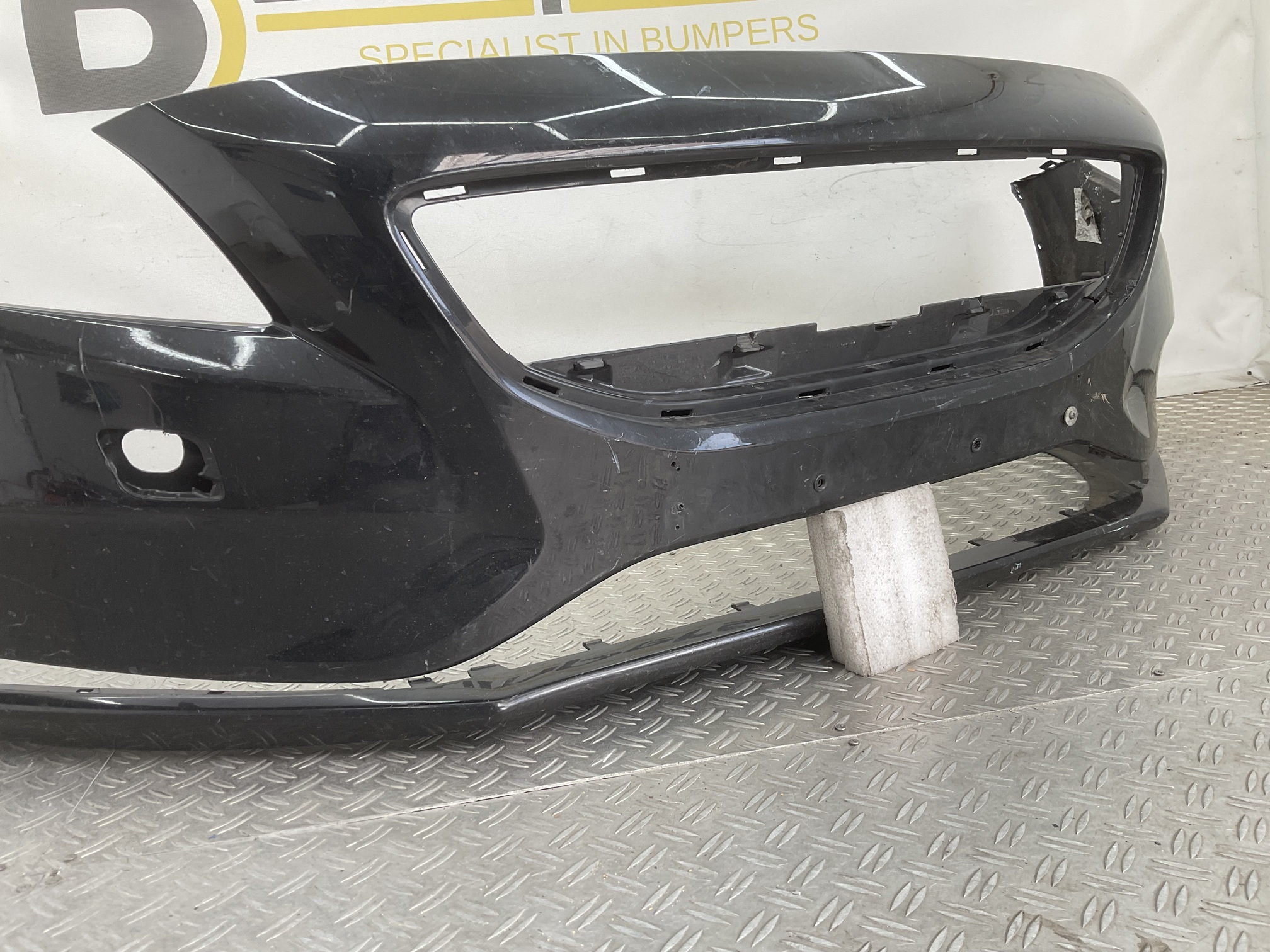 Bumper Volvo V40 Normaal 12- 31283732 Voorbumper E4-23357