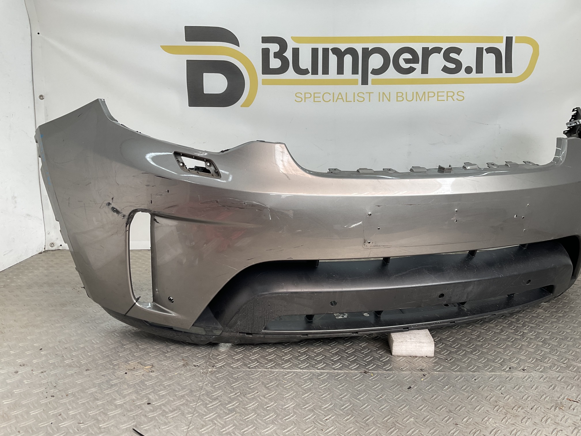 Bumper Land Rover Discovery L462 HSE HY-32-17F003-AAW Voorbumper M1-20458