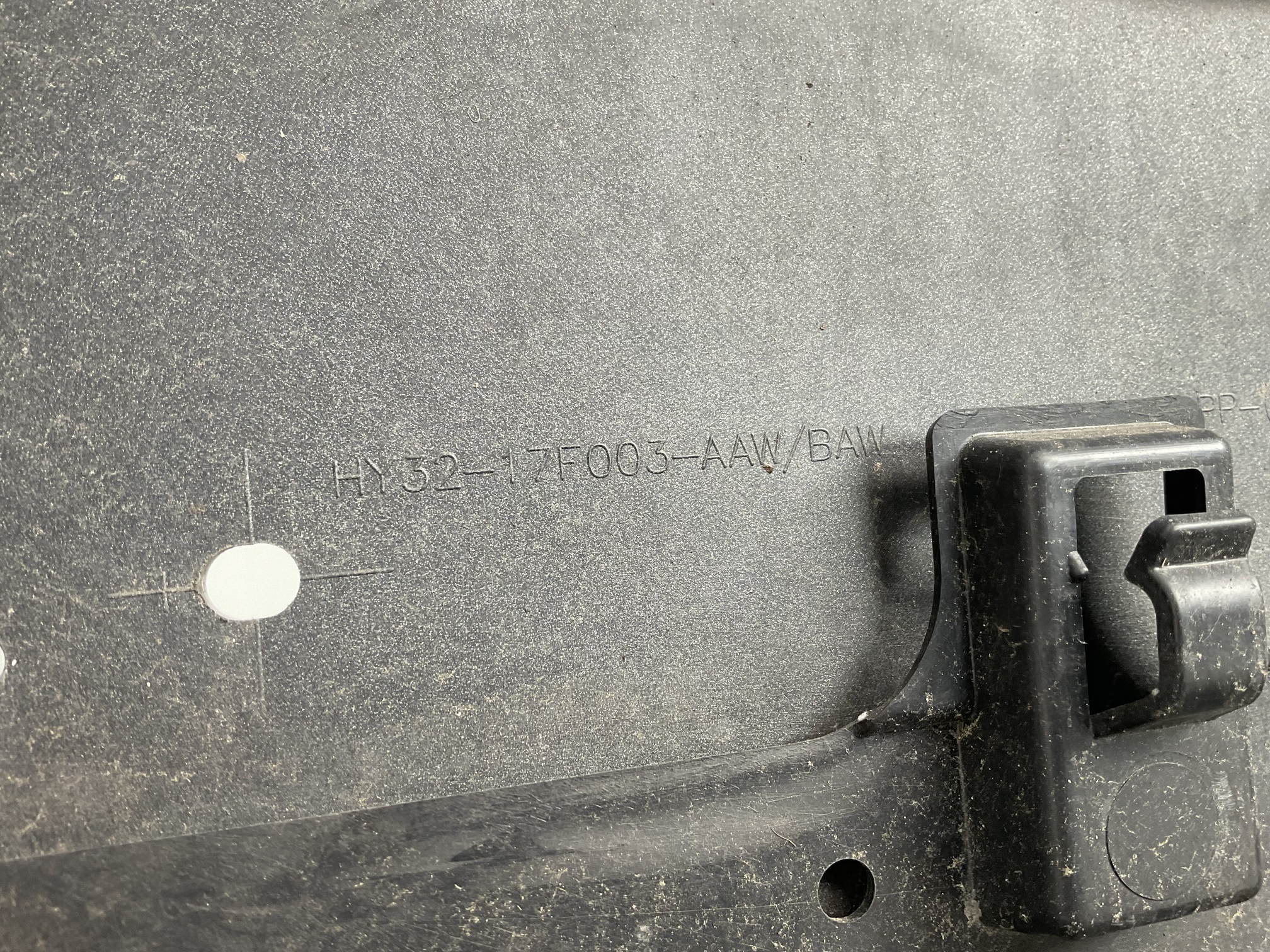 Bumper Land Rover Discovery L462 HSE HY-32-17F003-AAW Voorbumper M1-20458