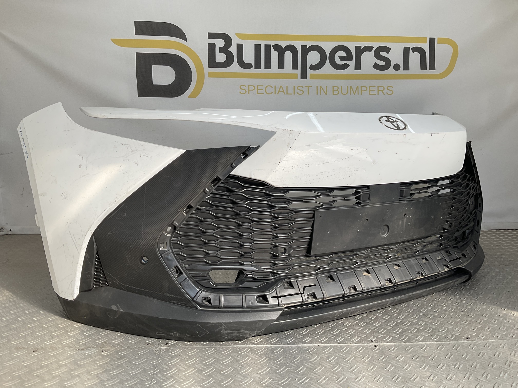 Bumper Toyota CHR C-HR ii 23- 52119-F4250 Voorbumper D10-22507