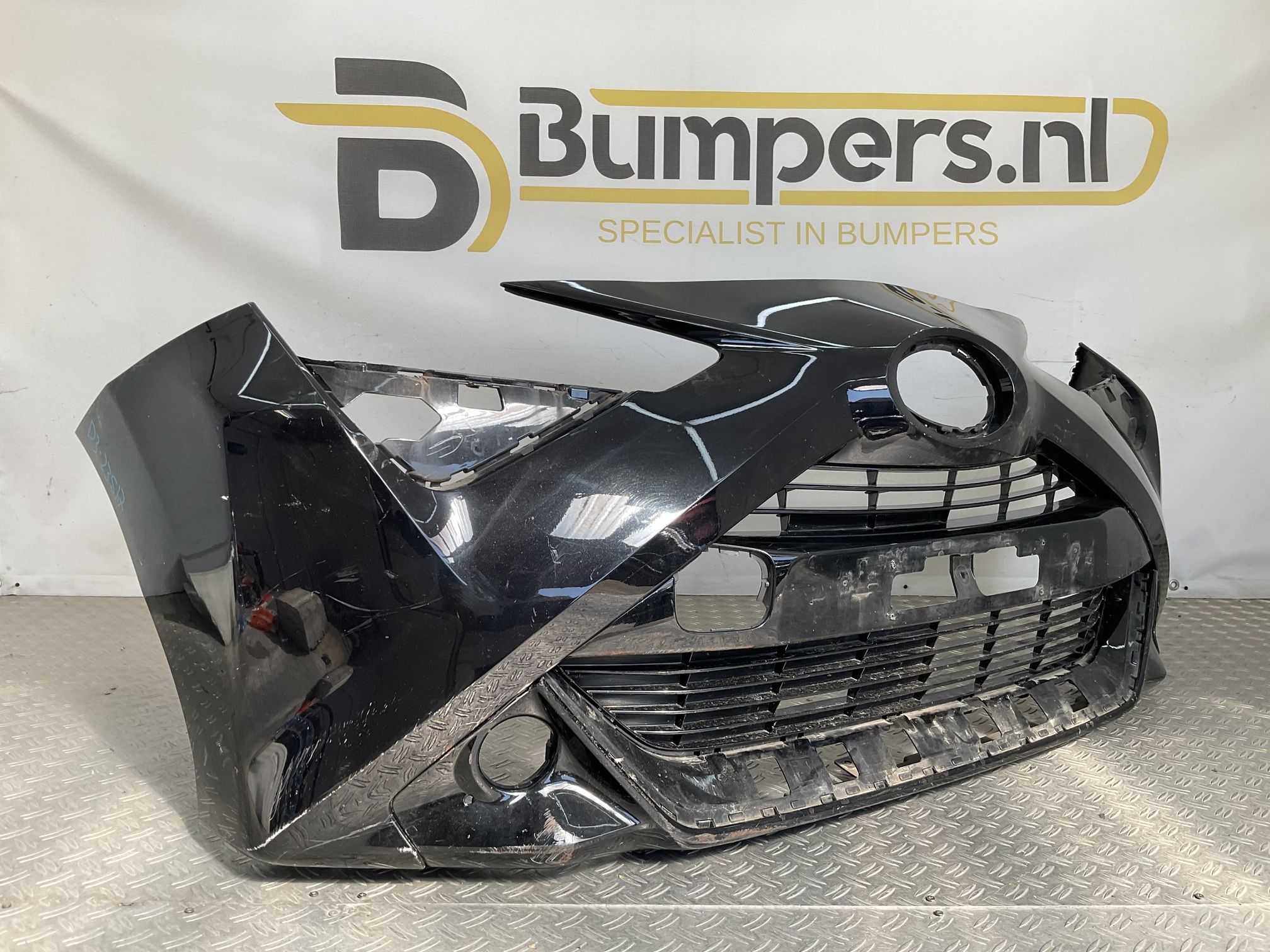 Bumper Toyota Aygo Facelift 17-21 52119-0H180 Voorbumper D3-23517