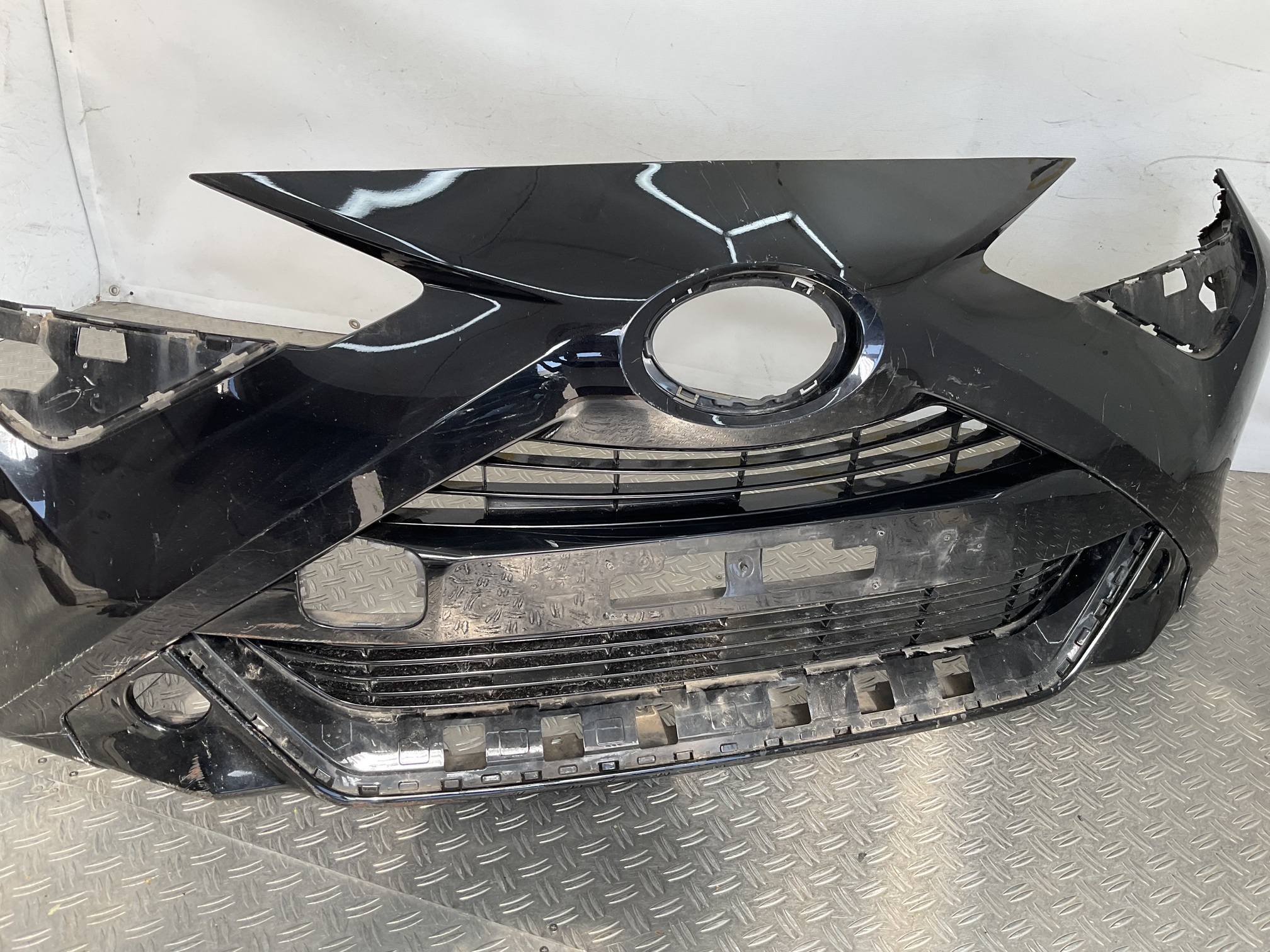 Bumper Toyota Aygo Facelift 17-21 52119-0H180 Voorbumper D3-23517