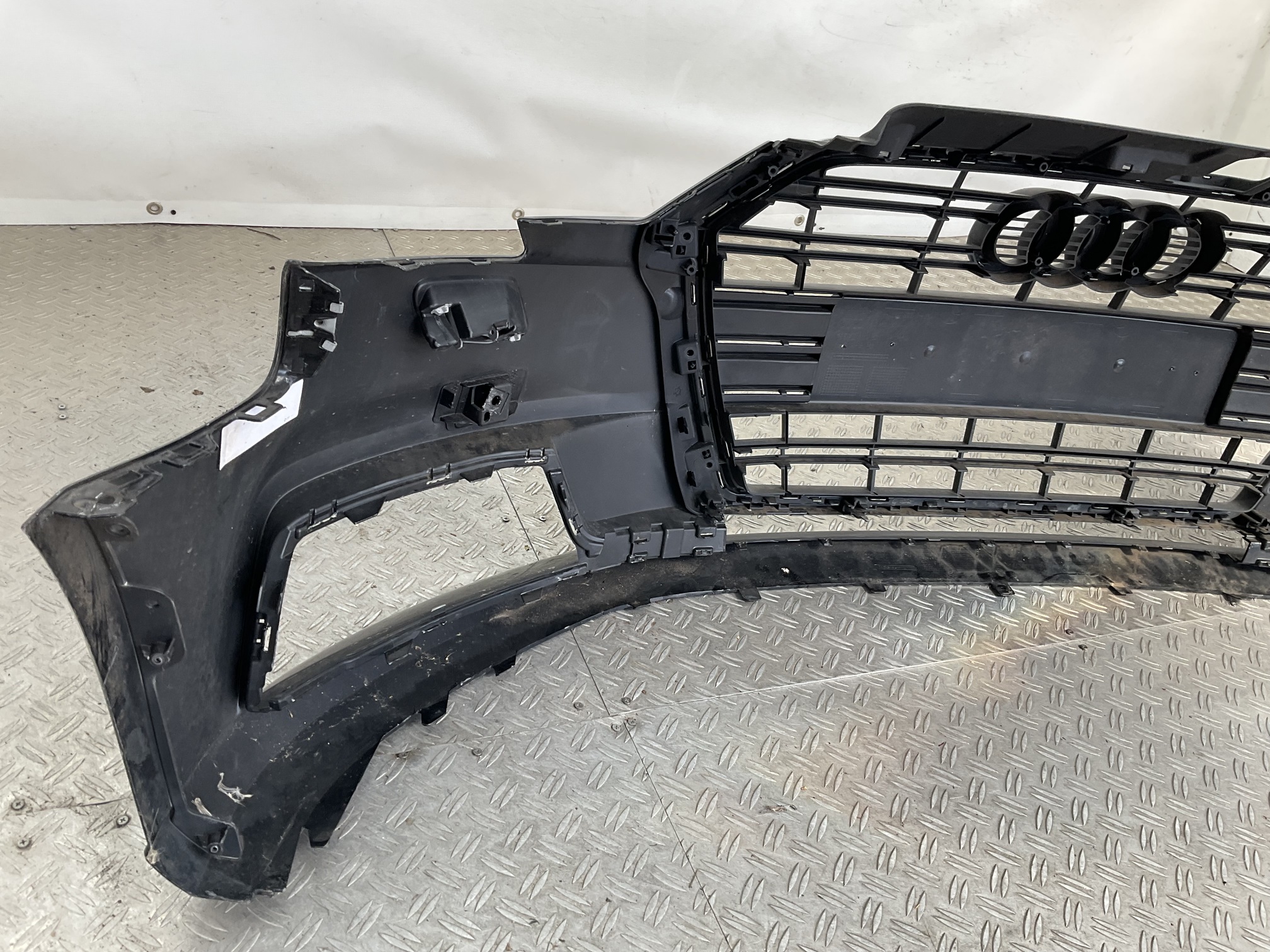 BUMPER AUDI A3 8V FACELIFT KLS 8V3807437A VOORBUMPER H3-22177
