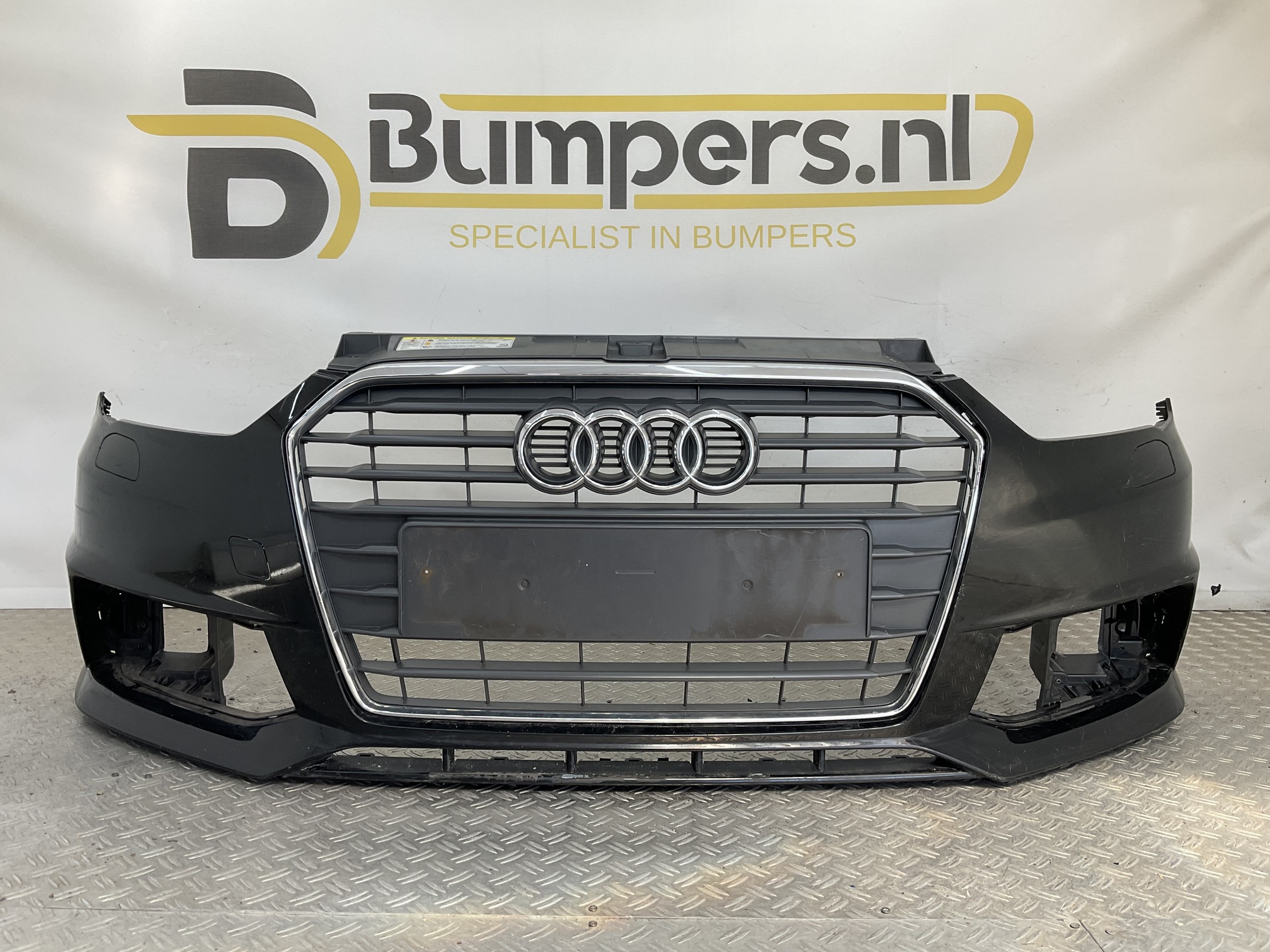 Bumper Audi A1 8xA Facelift Sline S-line 15-19 kls 8XA807437D Voorbumper H3-22294
