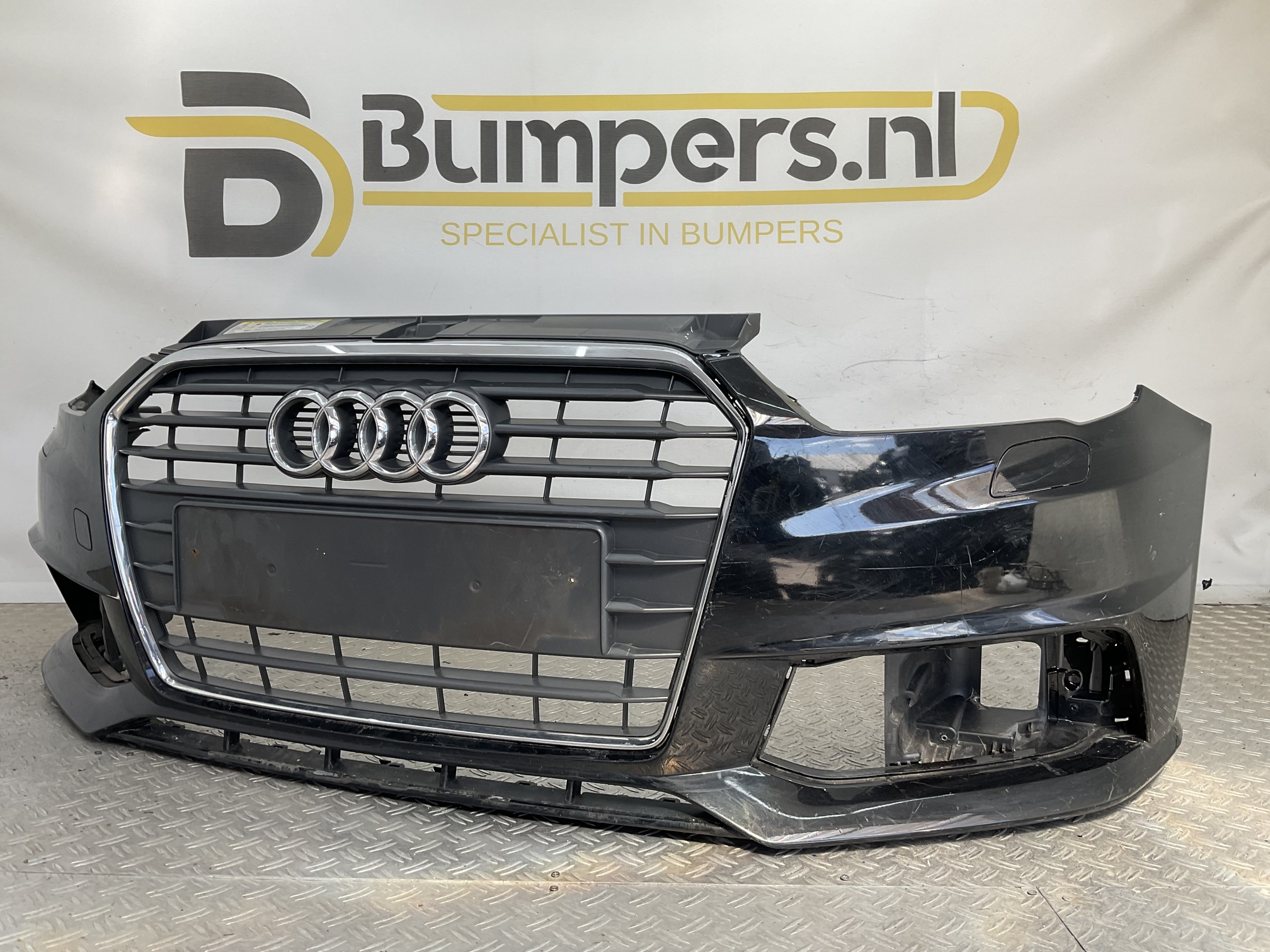 Bumper Audi A1 8xA Facelift Sline S-line 15-19 kls 8XA807437D Voorbumper H3-22294