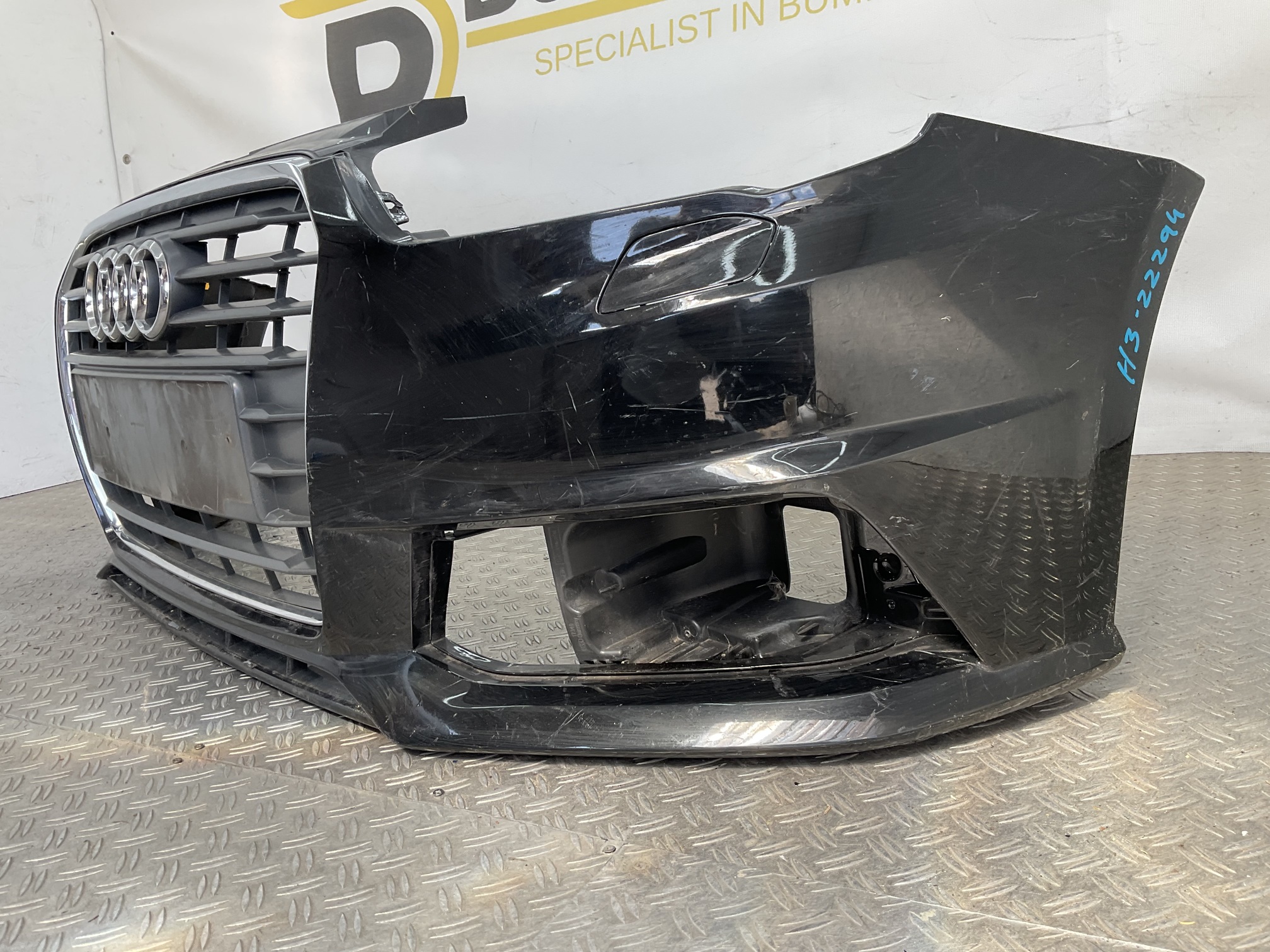 Bumper Audi A1 8xA Facelift Sline S-line 15-19 kls 8XA807437D Voorbumper H3-22294
