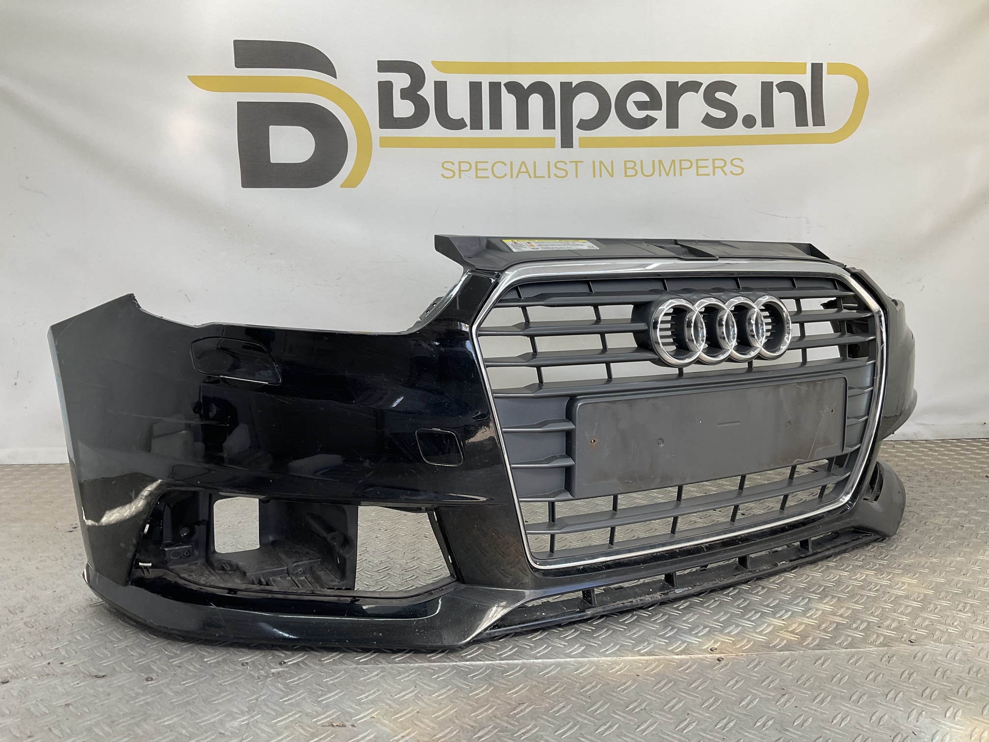 Bumper Audi A1 8xA Facelift Sline S-line 15-19 kls 8XA807437D Voorbumper H3-22294