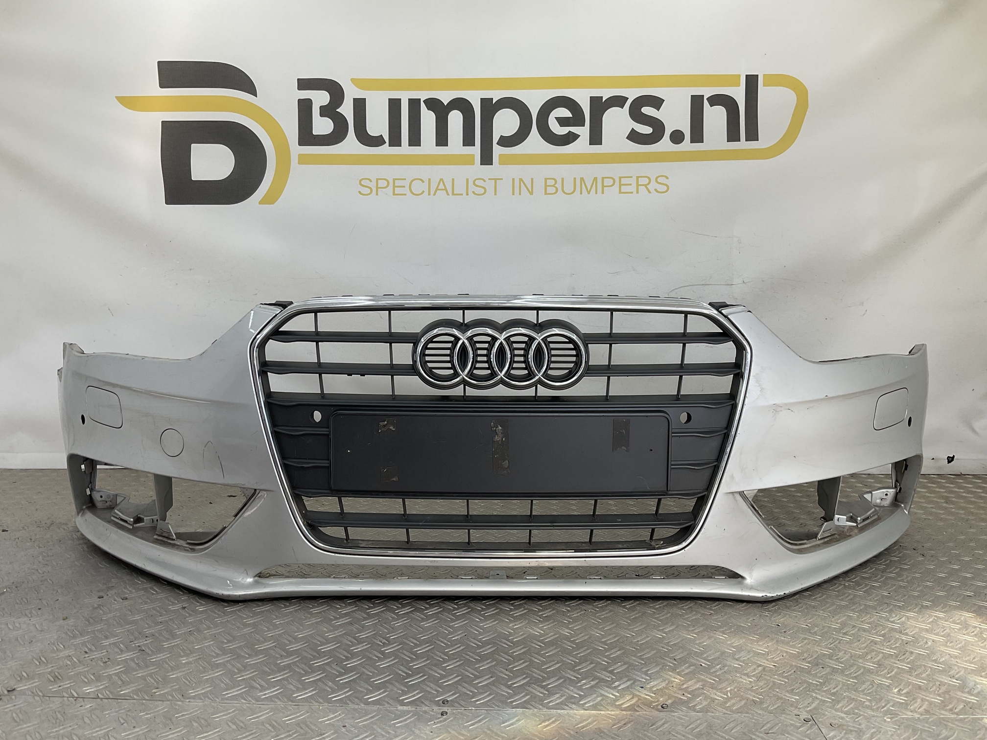 Bumper Audi A4 B8 8K0 Facelift 11-15 8K0807437AA Voorbumper H10-22566