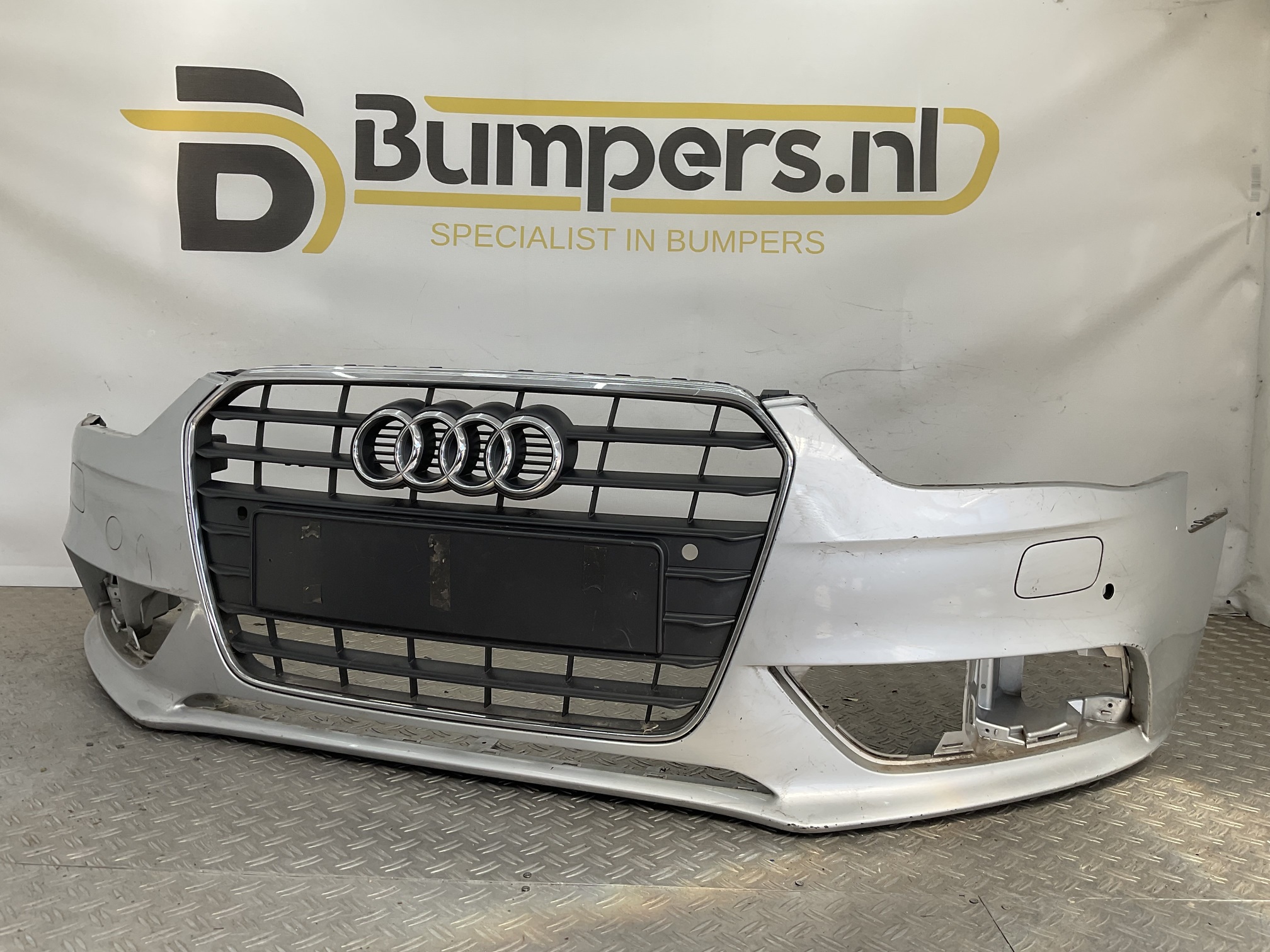 Bumper Audi A4 B8 8K0 Facelift 11-15 8K0807437AA Voorbumper H10-22566