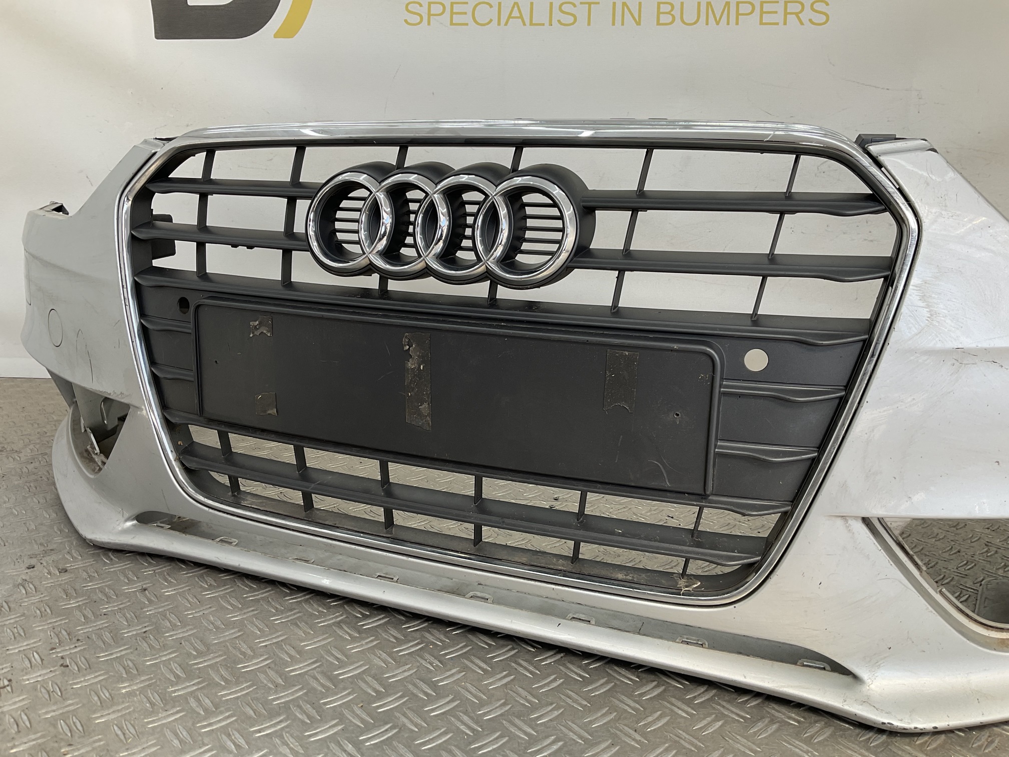 Bumper Audi A4 B8 8K0 Facelift 11-15 8K0807437AA Voorbumper H10-22566