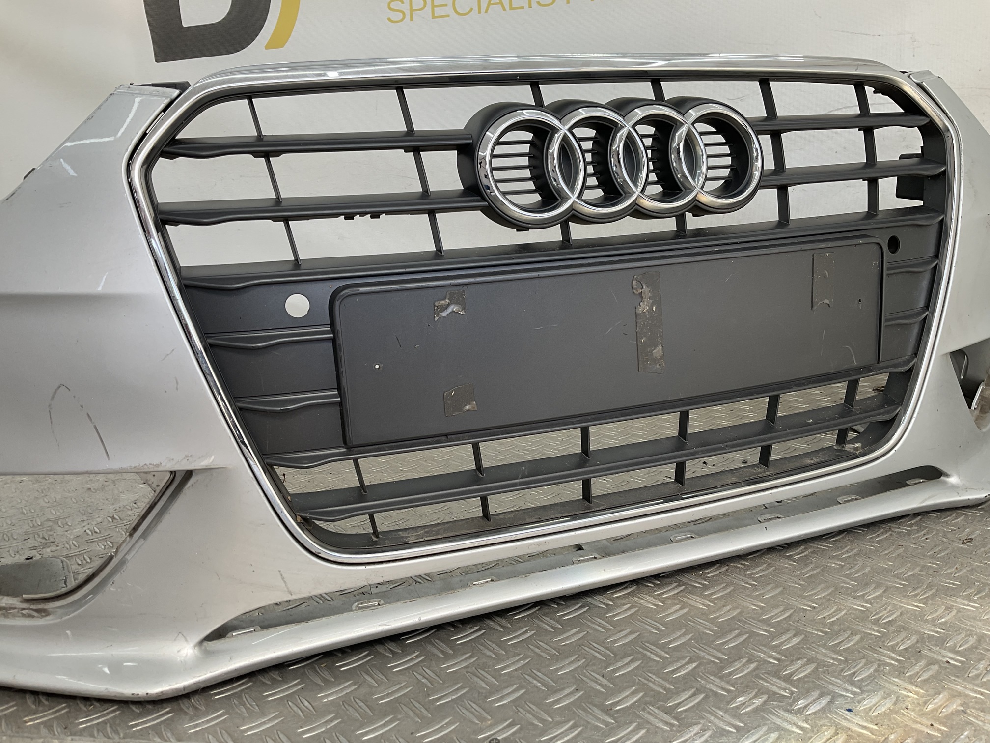 Bumper Audi A4 B8 8K0 Facelift 11-15 8K0807437AA Voorbumper H10-22566