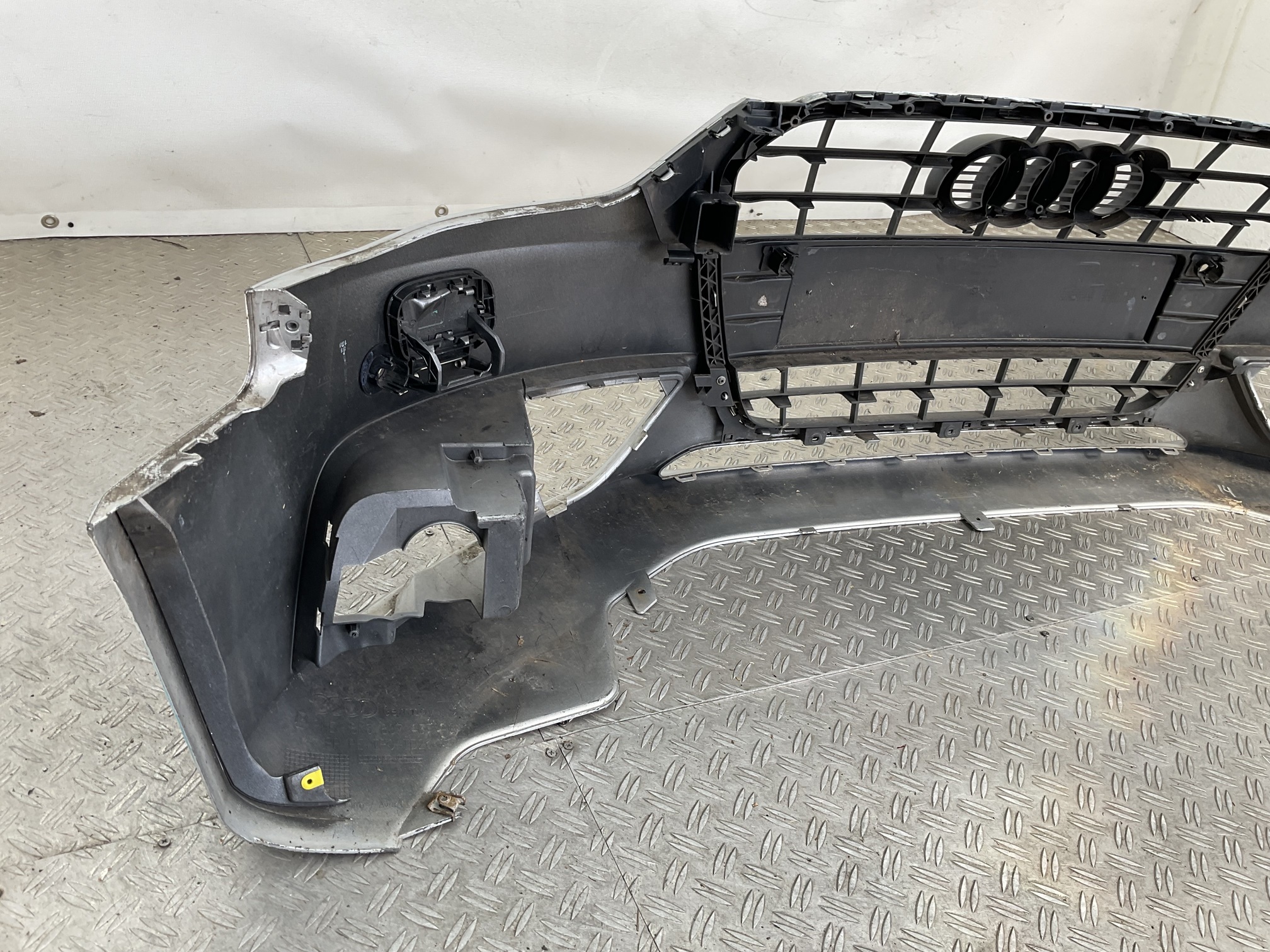 Bumper Audi A4 B8 8K0 Facelift 11-15 8K0807437AA Voorbumper H10-22566