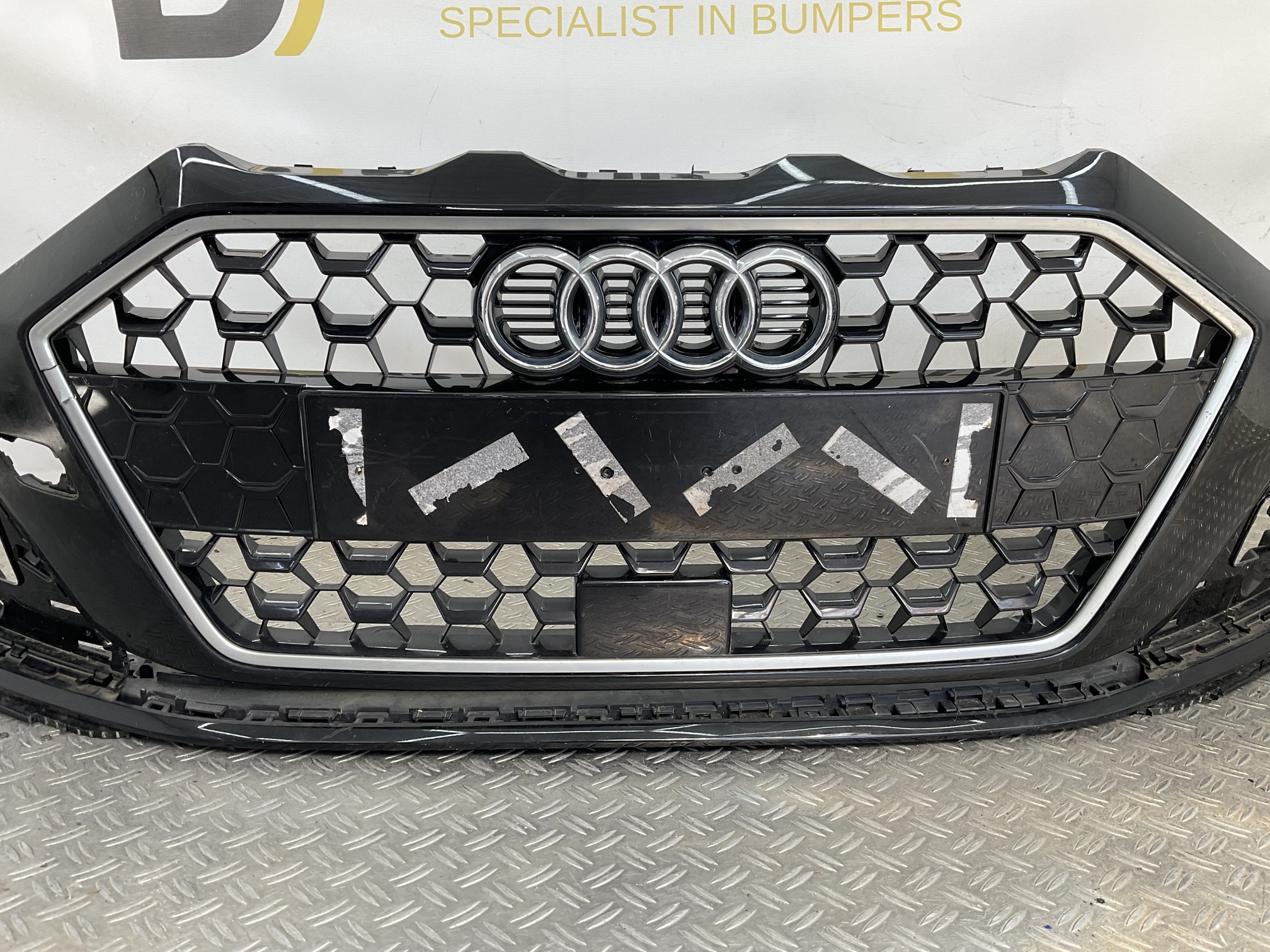 Bumper Audi A1 82A 19-23 kls 82A807437A Voorbumper H4-22273
