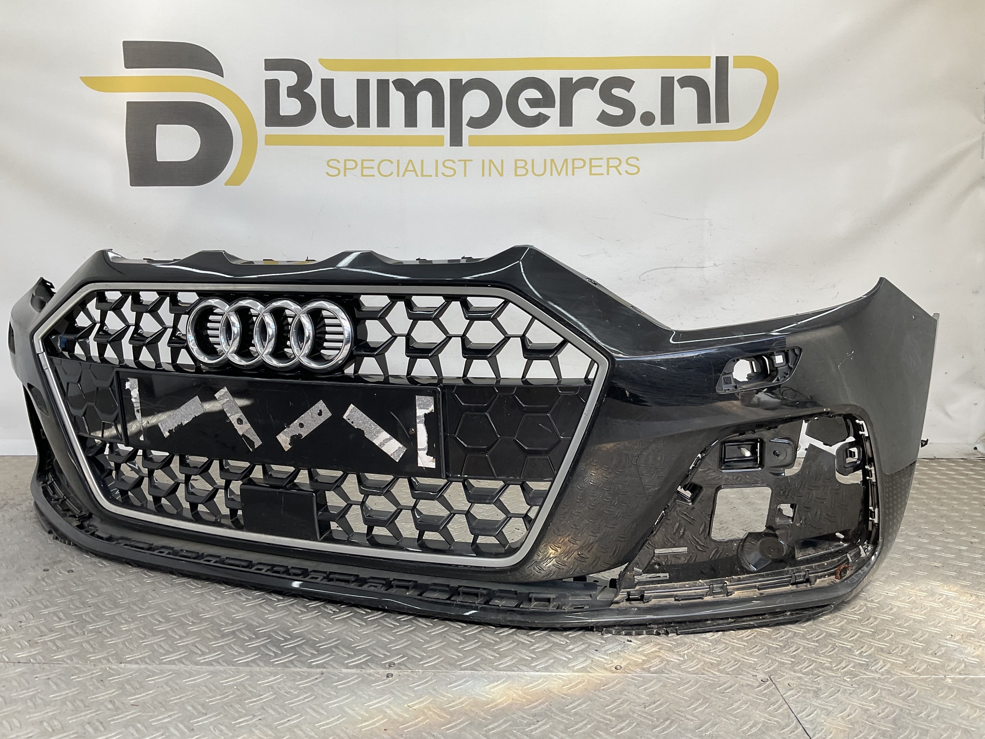 Bumper Audi A1 82A 19-23 kls 82A807437A Voorbumper H4-22273
