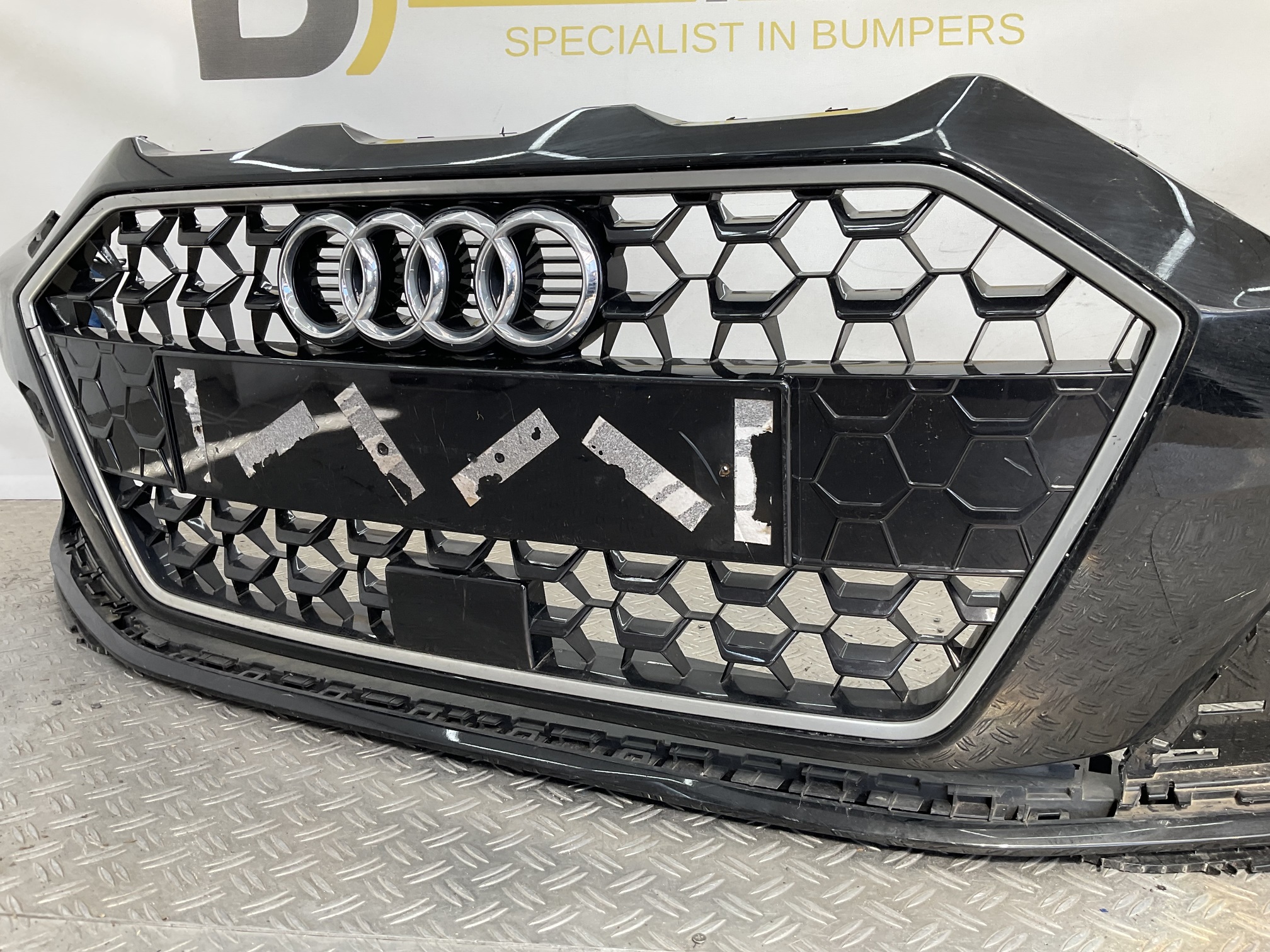 Bumper Audi A1 82A 19-23 kls 82A807437A Voorbumper H4-22273