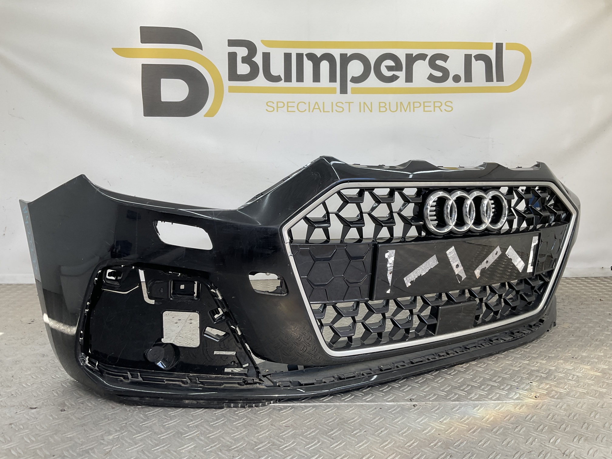 Bumper Audi A1 82A 19-23 kls 82A807437A Voorbumper H4-22273